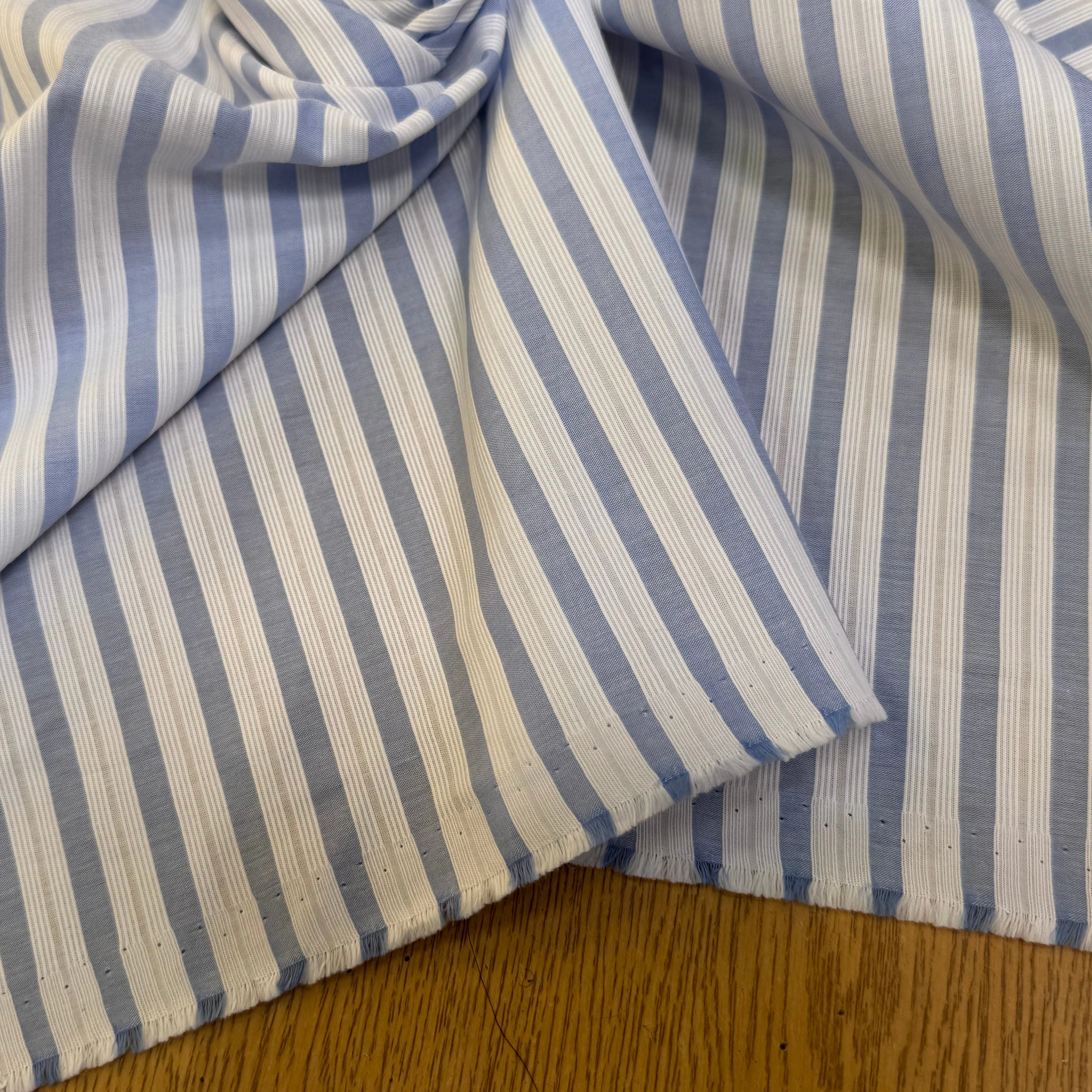 TISSU CHEMISE 100% COTON ORGANIC À RAYURES WHITE & SKY BLUE - My Little Coupon