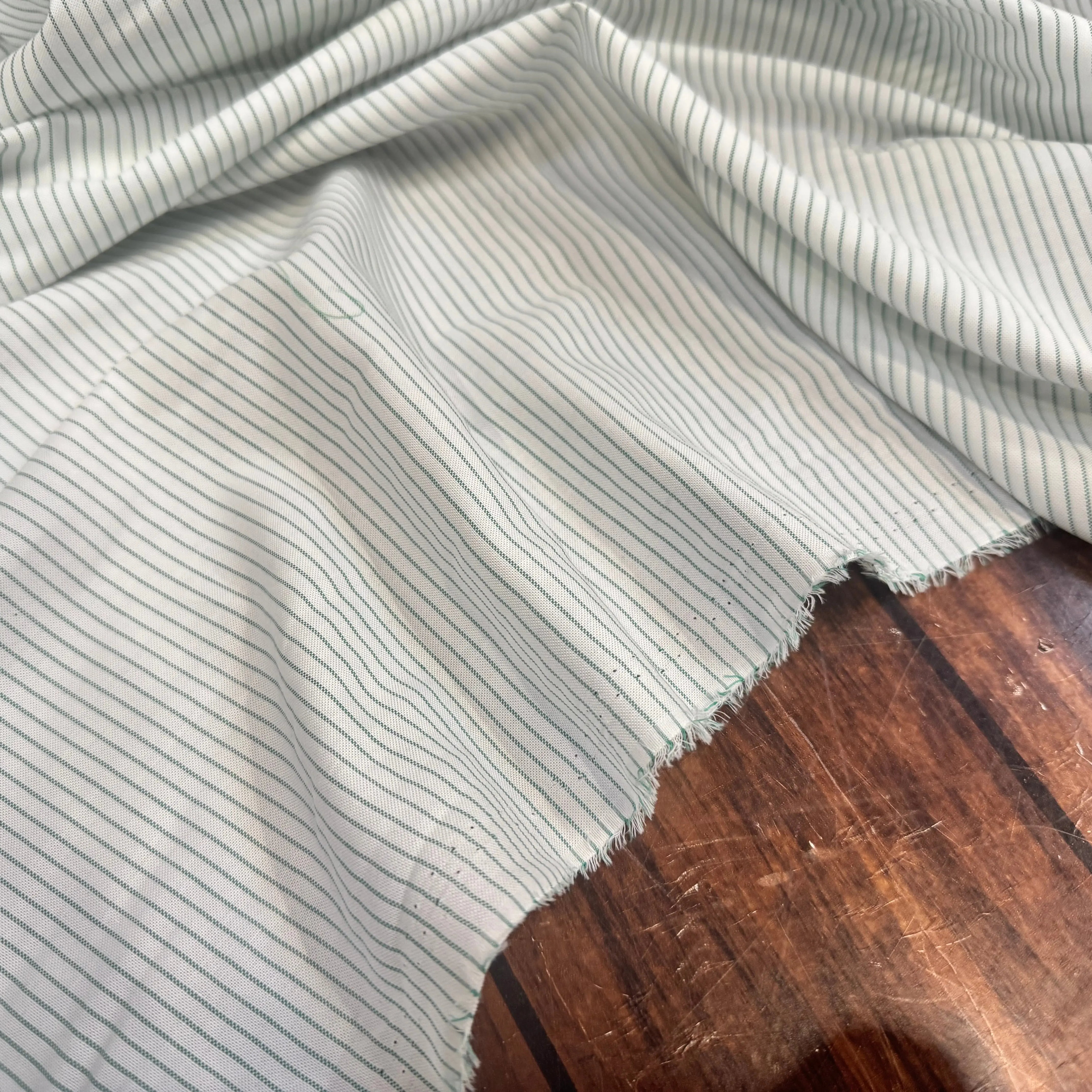 TISSU CHEMISE BLANC RAYURES VERTES - My Little Coupon