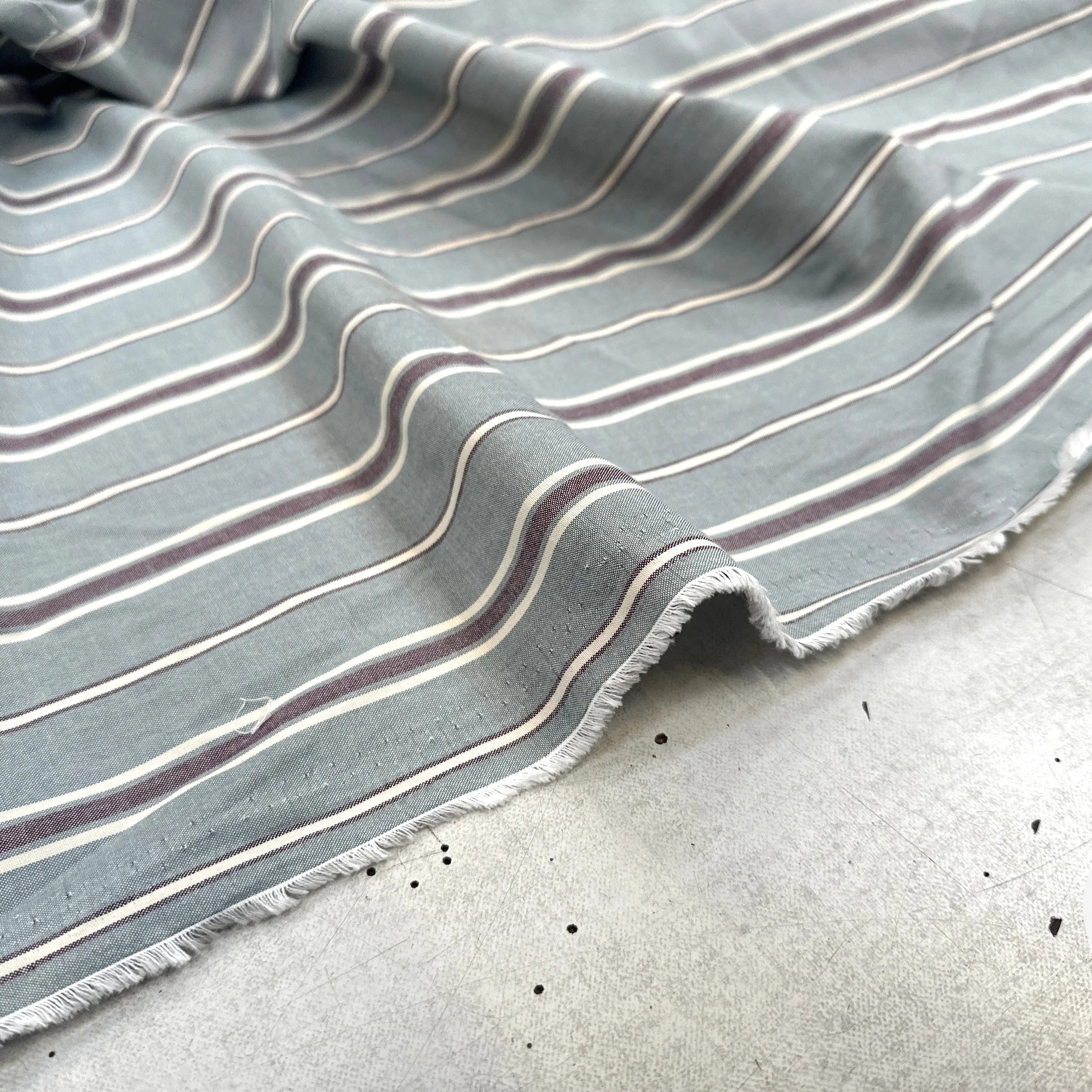 TISSU CHEMISE DE COTON RAYURES FOND VERT AMANDE MSO