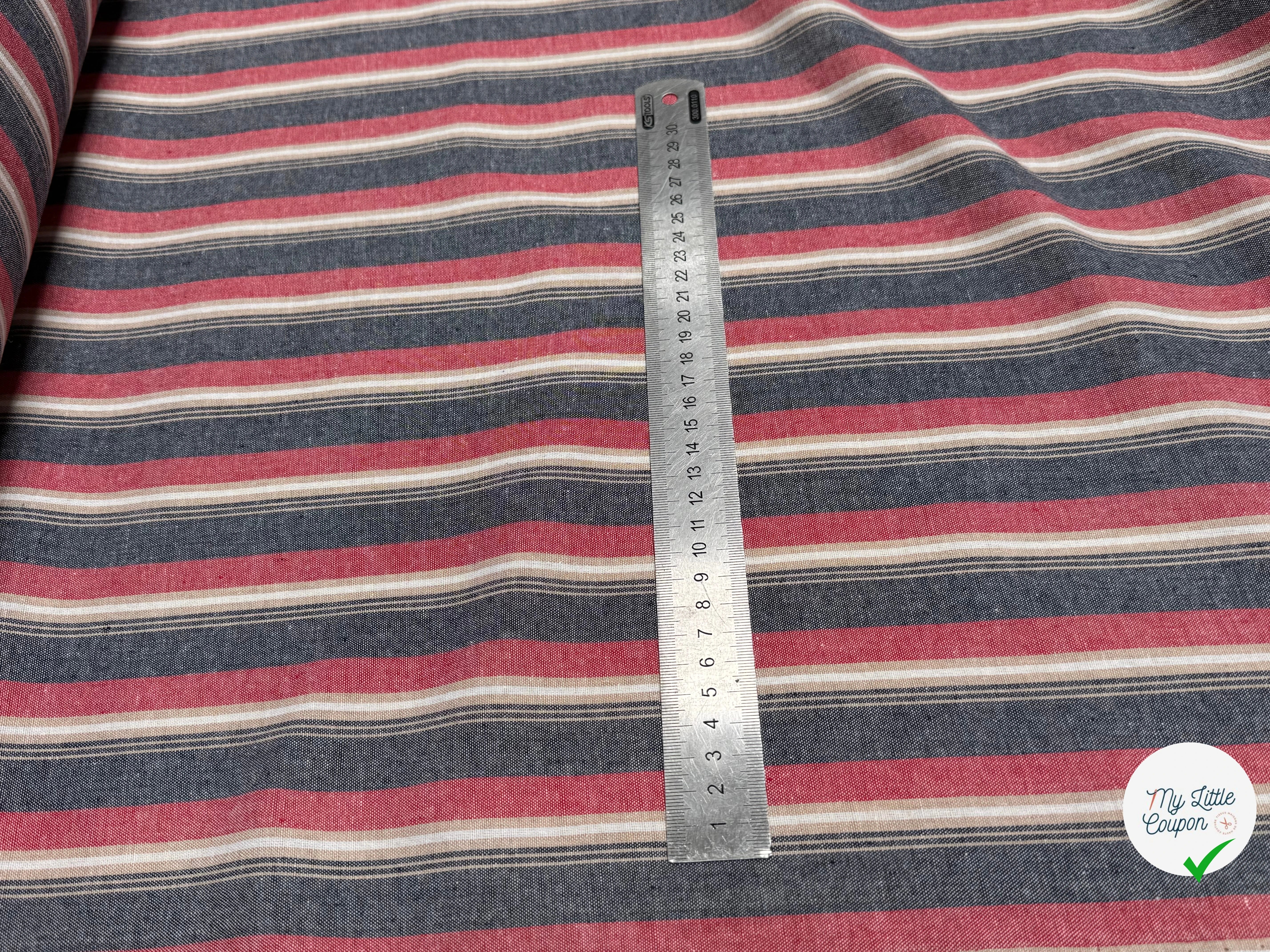 TISSU COTON ASPECT OXFORD 70% COTON RAYURES ROUGE - My Little Coupon