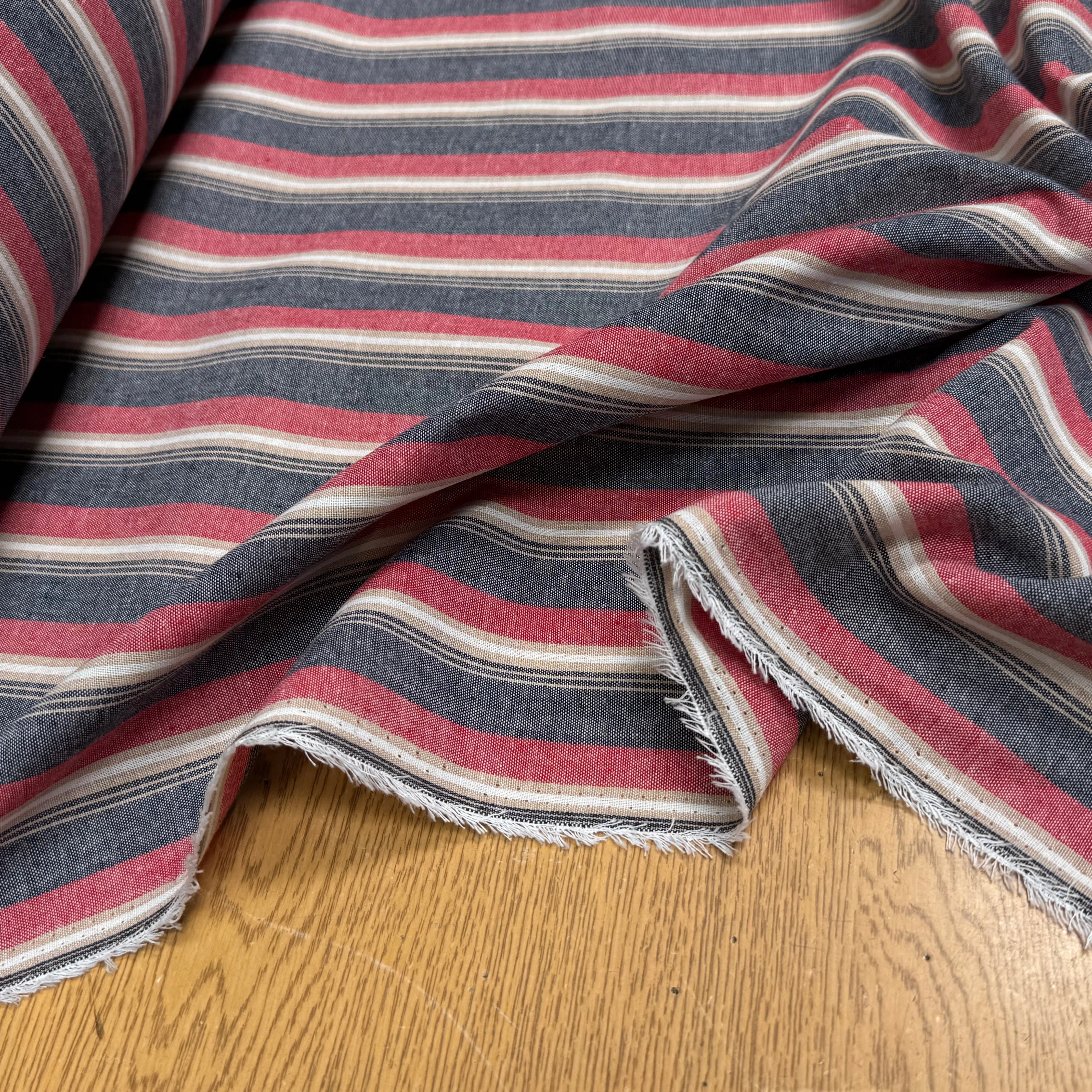 TISSU COTON ASPECT OXFORD 70% COTON RAYURES ROUGE - My Little Coupon