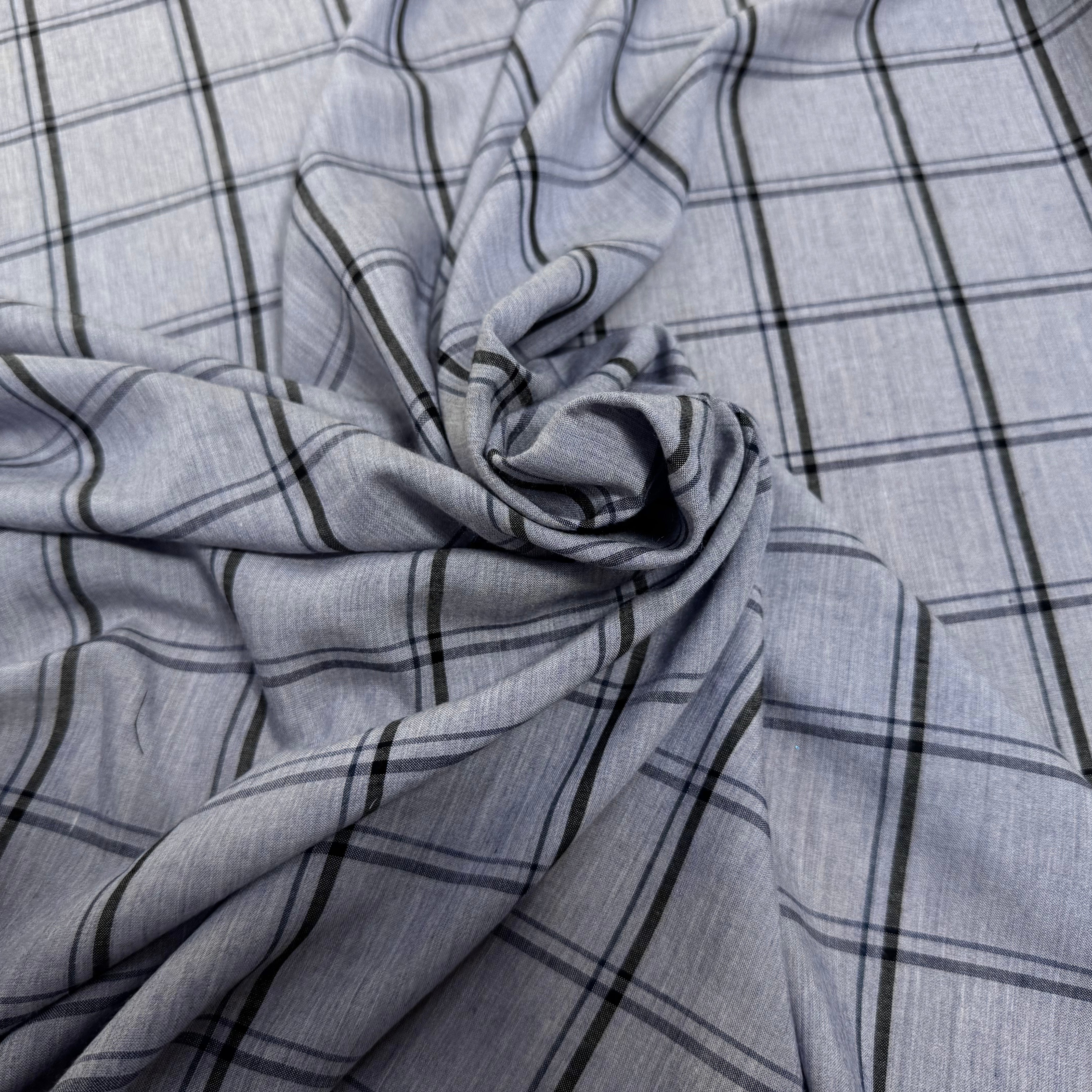 TISSU COTON CHEMISE FOND GRIS MOTIFS CARREAUX GRIS FONCÉ ULRTA DOUX - My Little Coupon