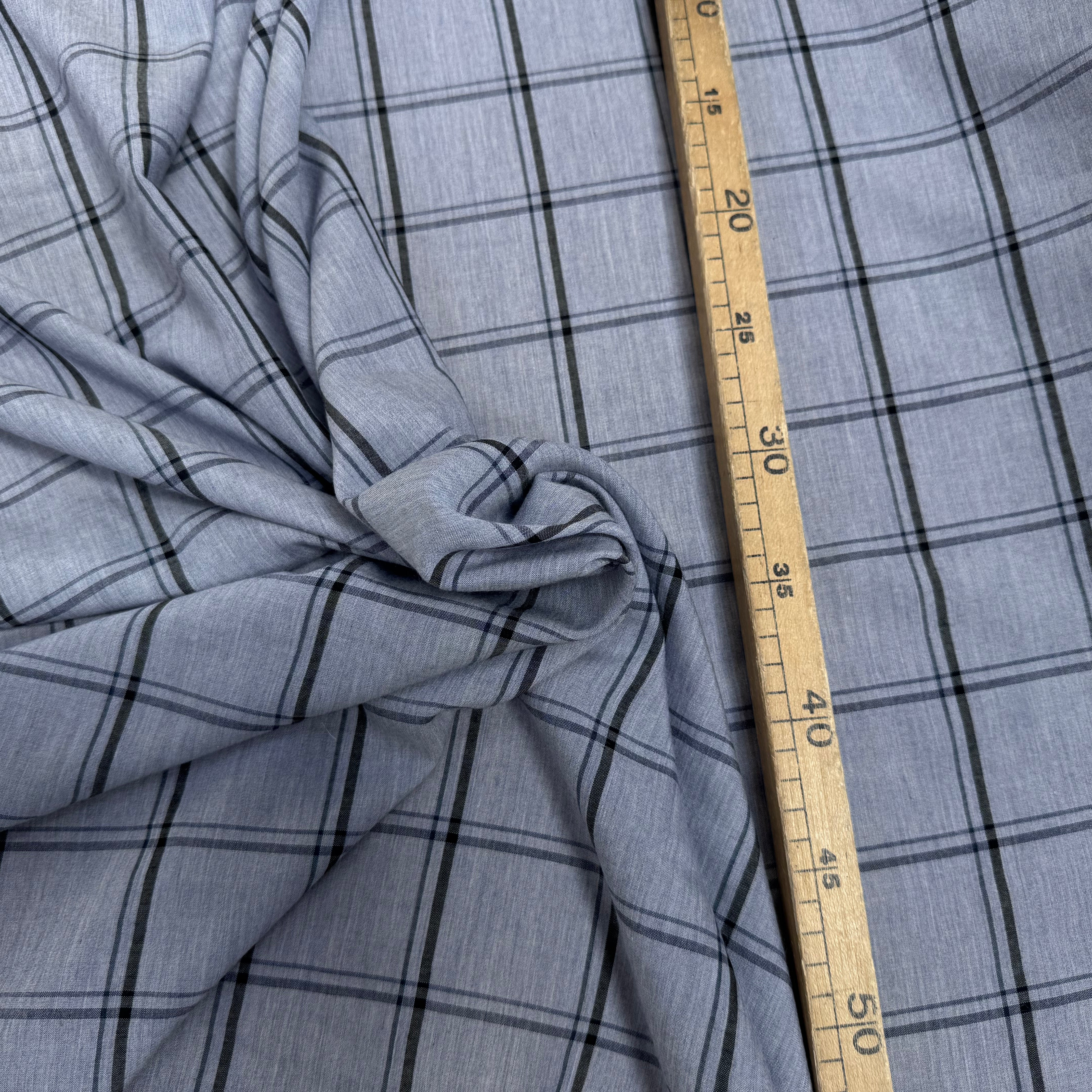 TISSU COTON CHEMISE FOND GRIS MOTIFS CARREAUX GRIS FONCÉ ULRTA DOUX - My Little Coupon