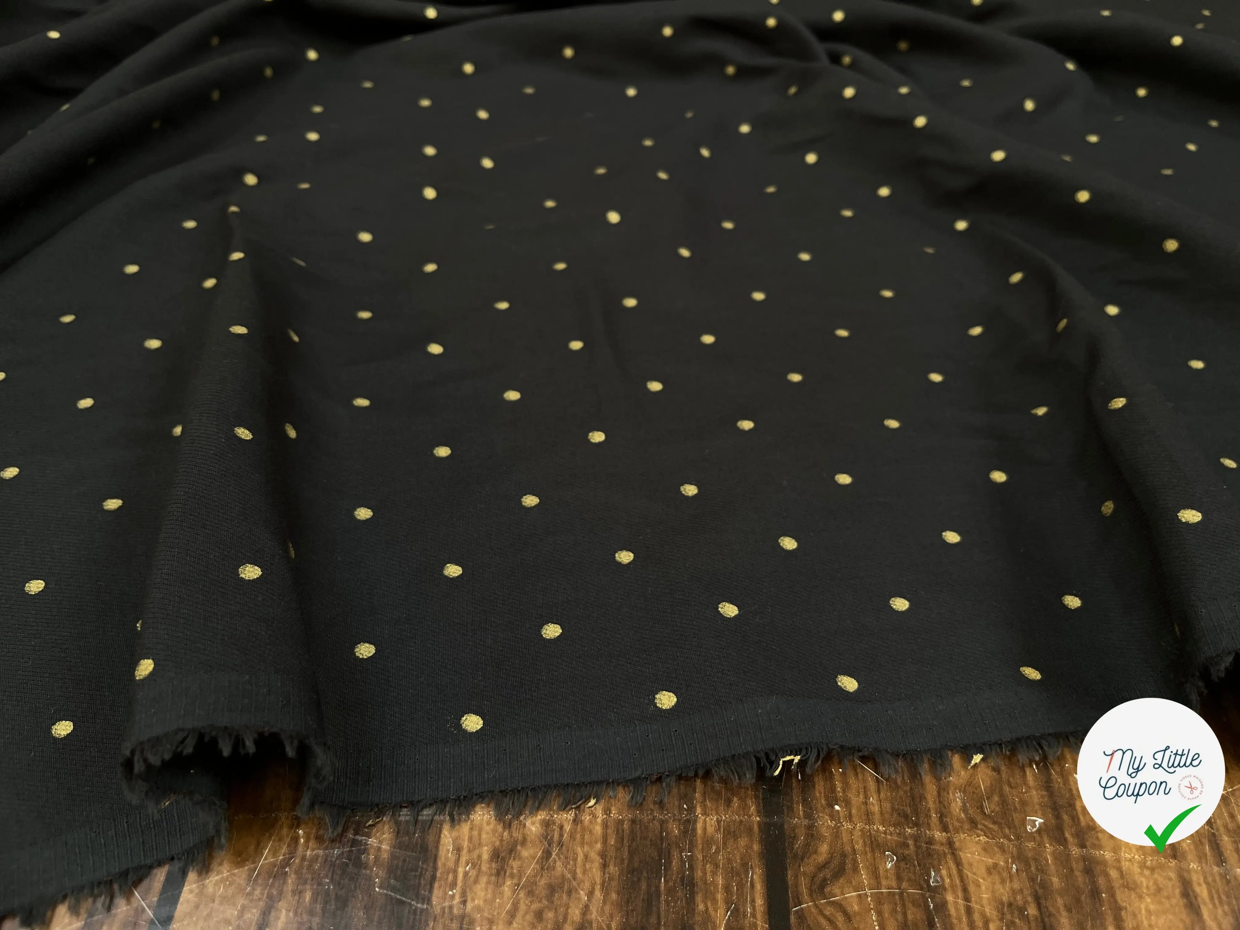 TISSU COTON CHEMISE SERGÉE MOTIF POIS OR SUR NOIR - My Little Coupon