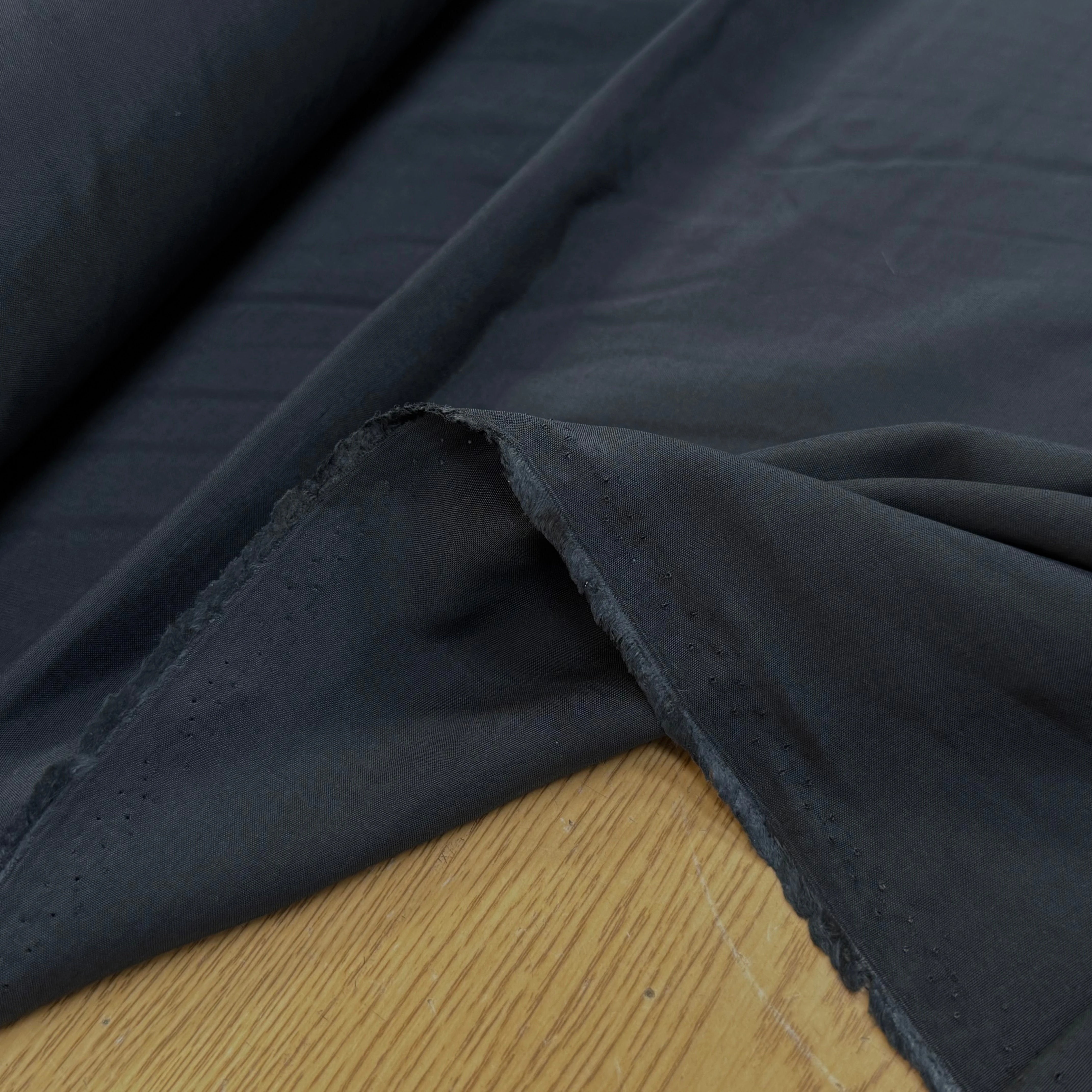 TISSU COTON FLUIDE ET DOUX NOIR 80% COTON LÉGÈREMENT SATINÉ - My Little Coupon