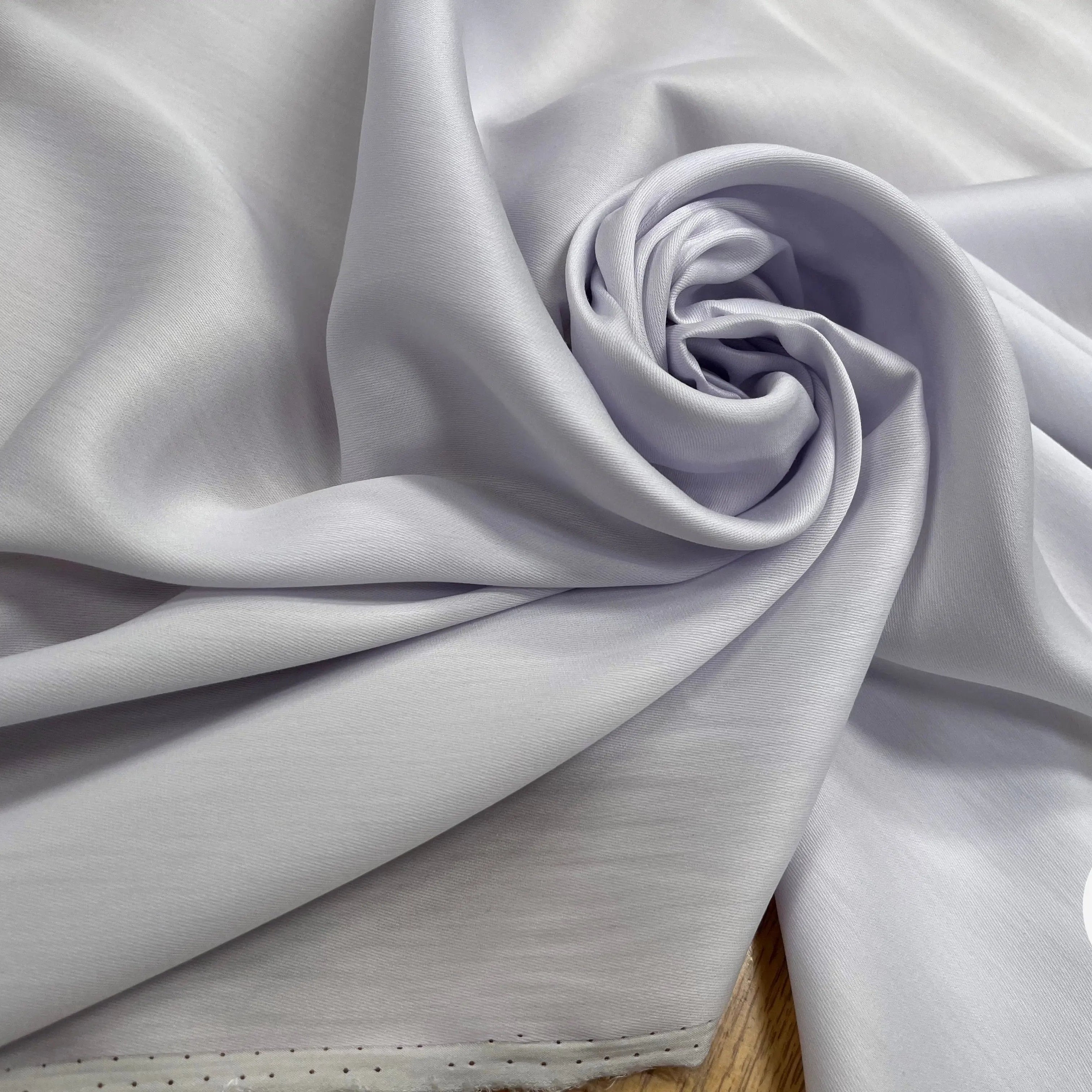 TISSU COTON SATINÉ LILAS 27% SOIE - My Little Coupon