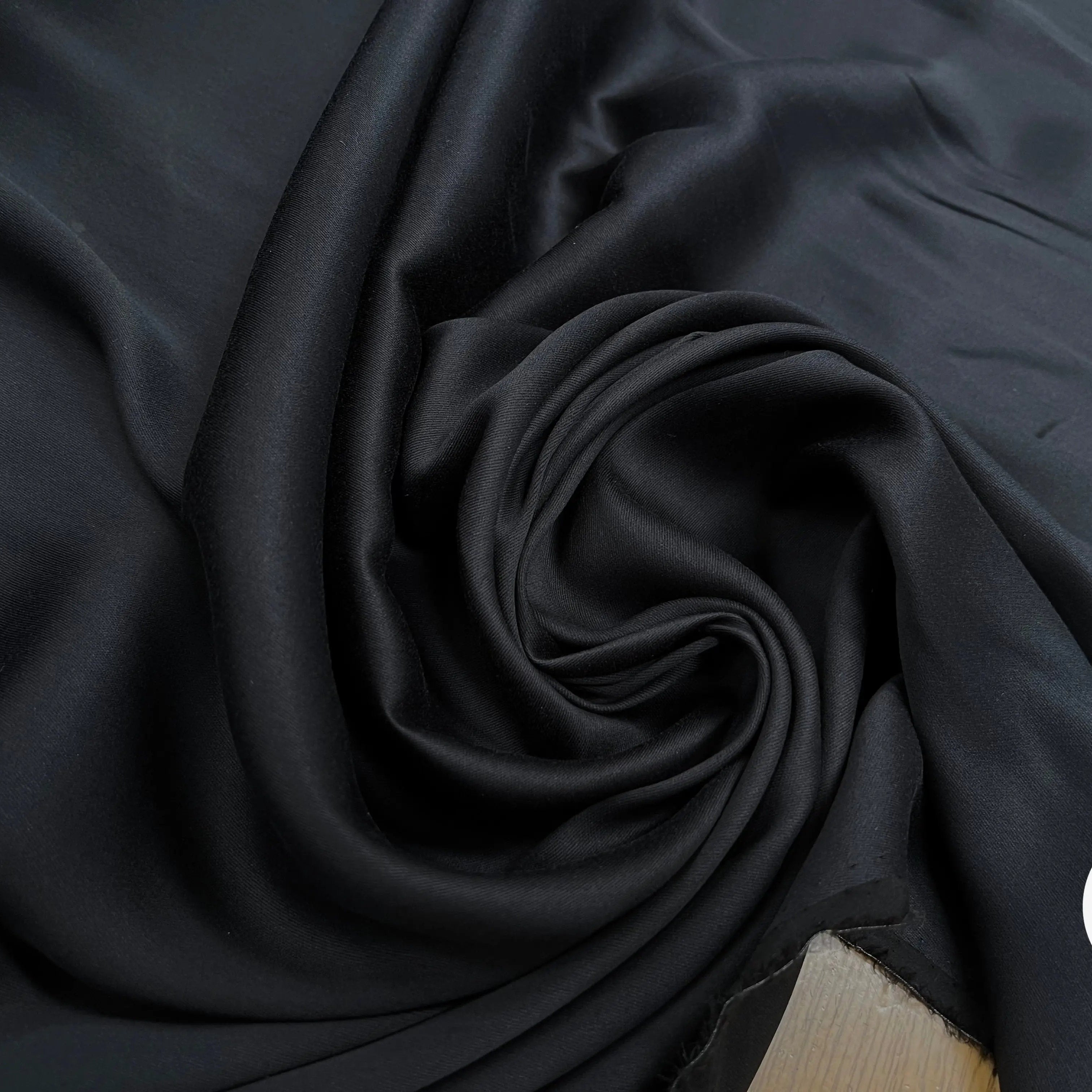 TISSU COTON SATINÉ NOIR 27% SOIE - My Little Coupon