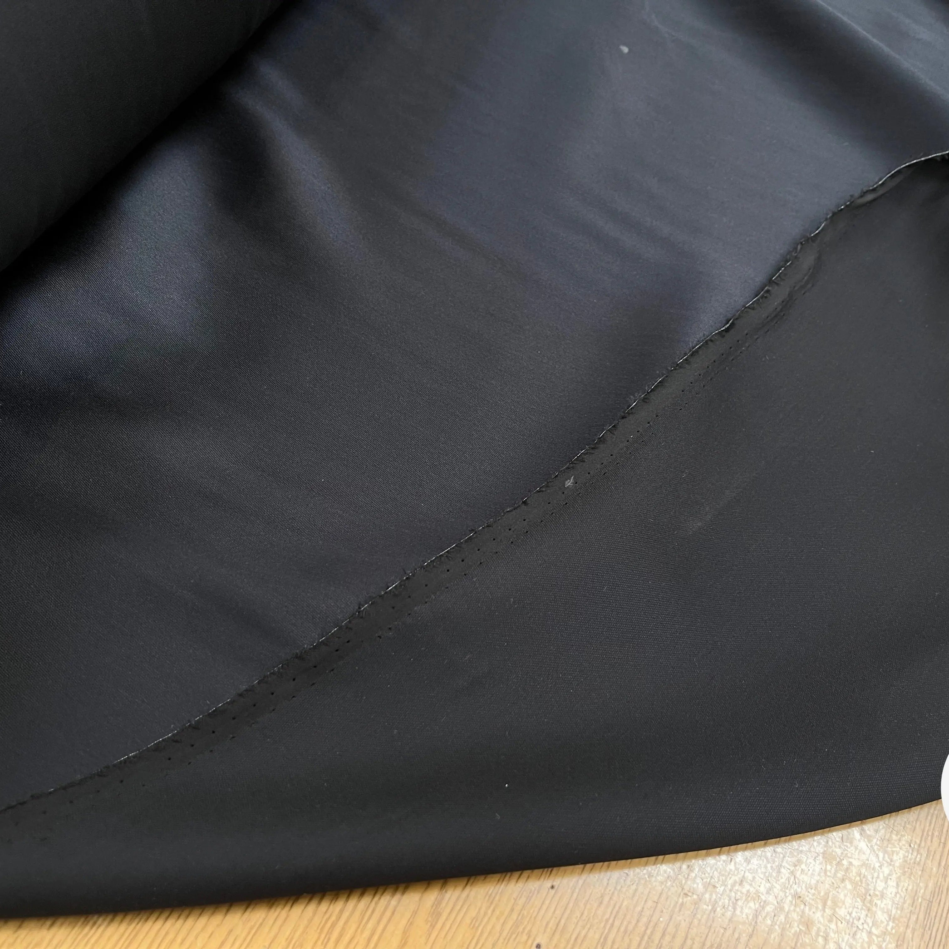 TISSU COTON SATINÉ NOIR 27% SOIE - My Little Coupon