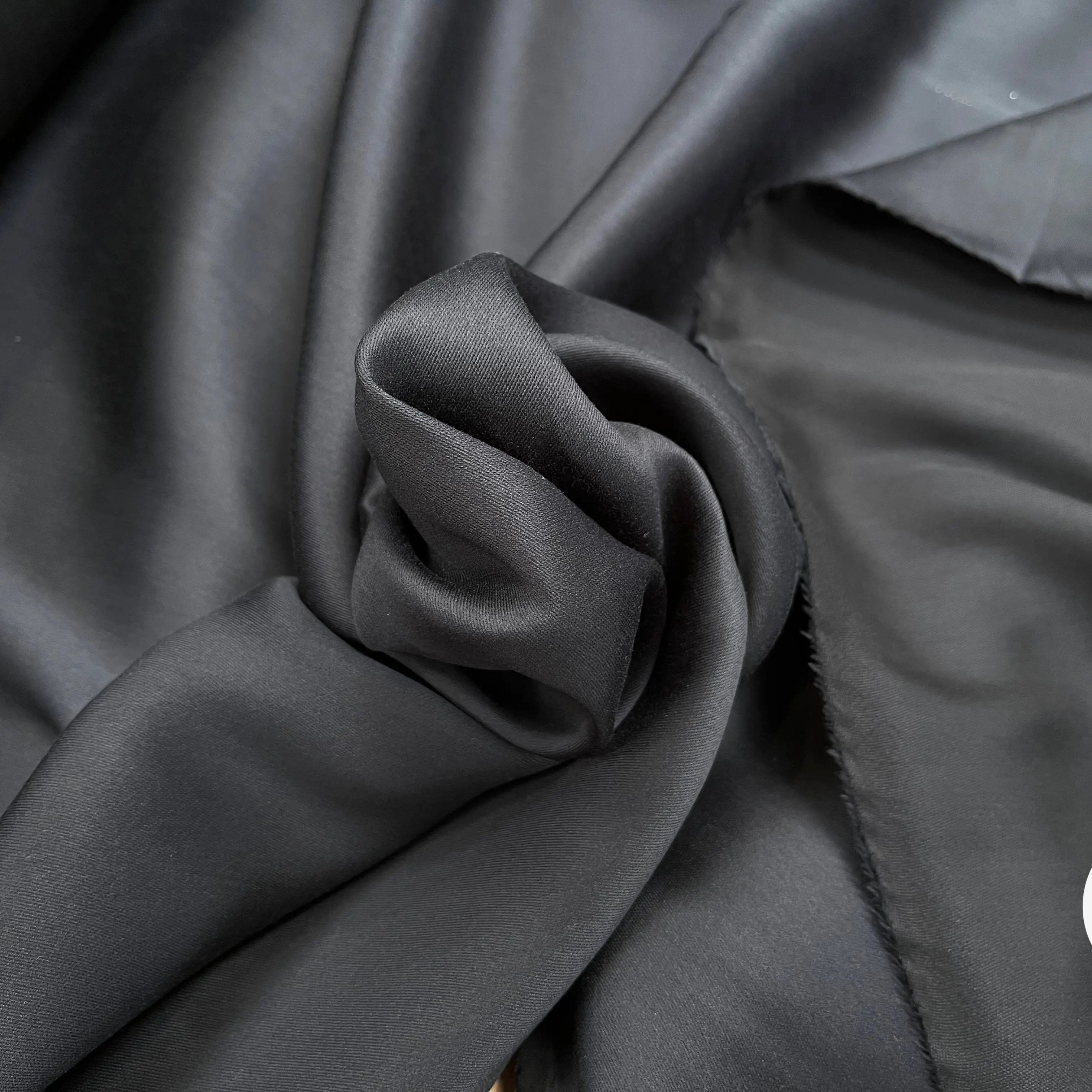 TISSU COTON SATINÉ NOIR 27% SOIE - My Little Coupon