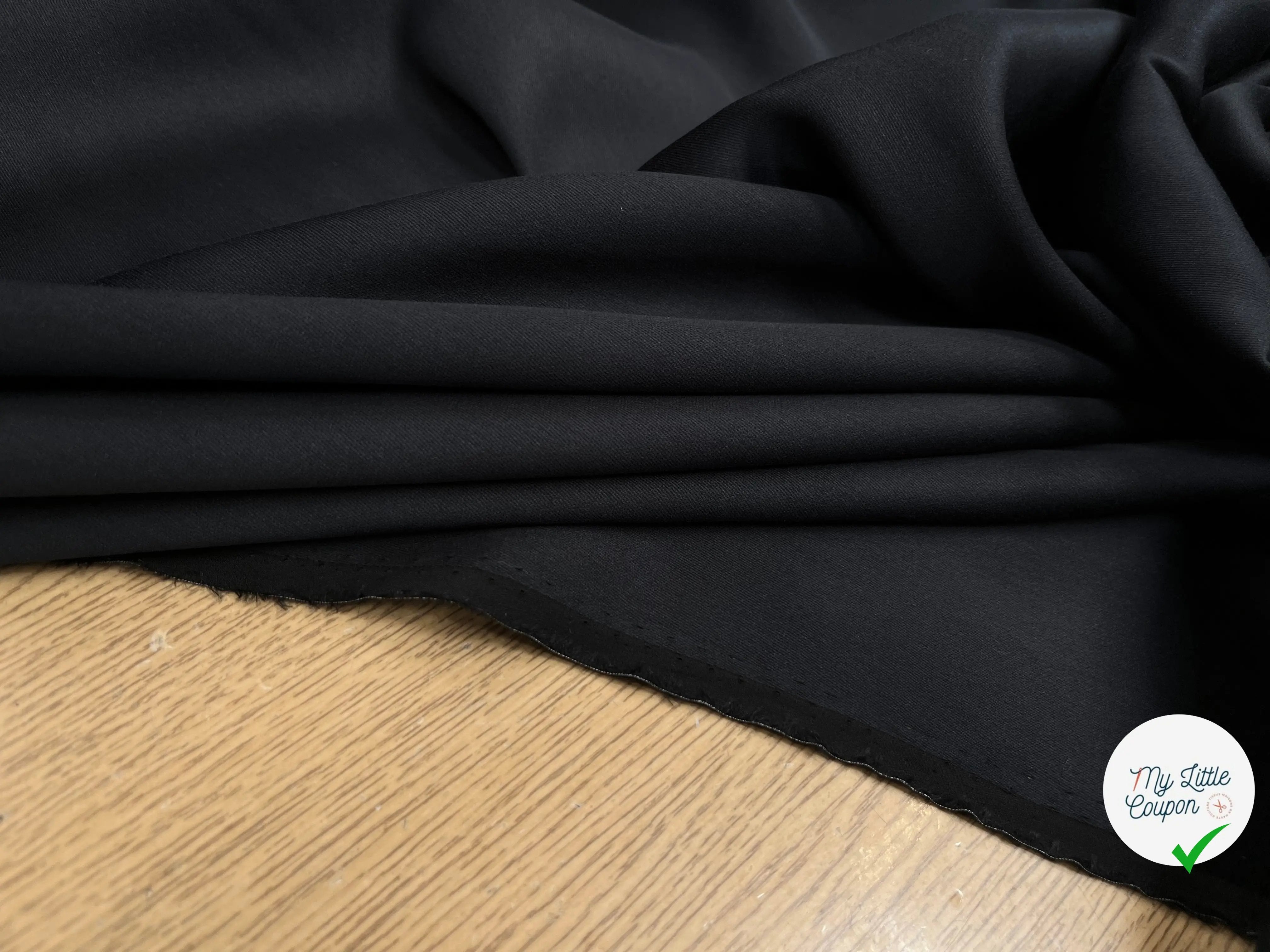TISSU COTON SATINÉ NOIR 27% SOIE - My Little Coupon