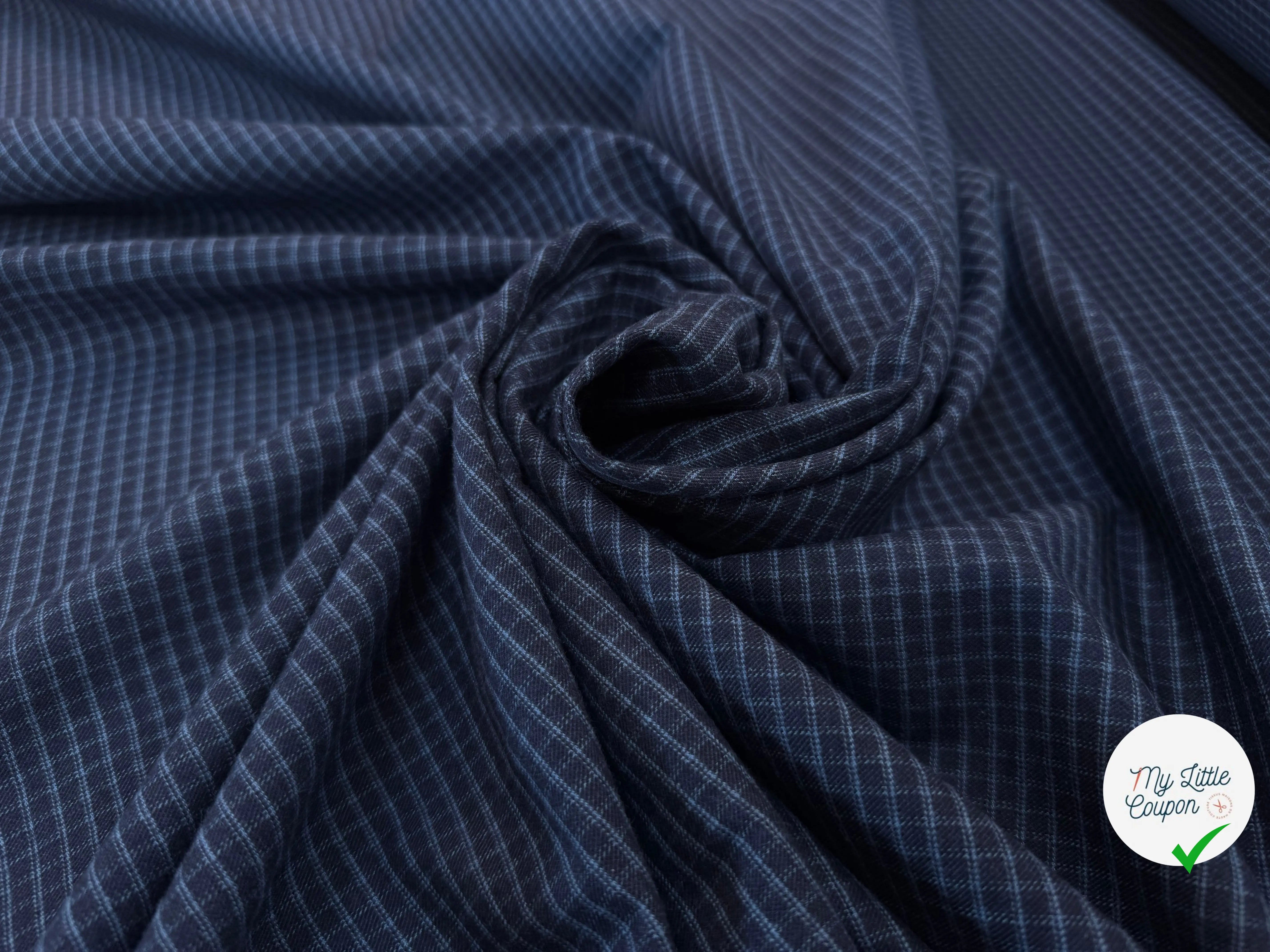 TISSU COTON TRAPPEUR BLEU NAVY MOTIFS PETITS CARREAUX BLEU CLAIR - My Little Coupon