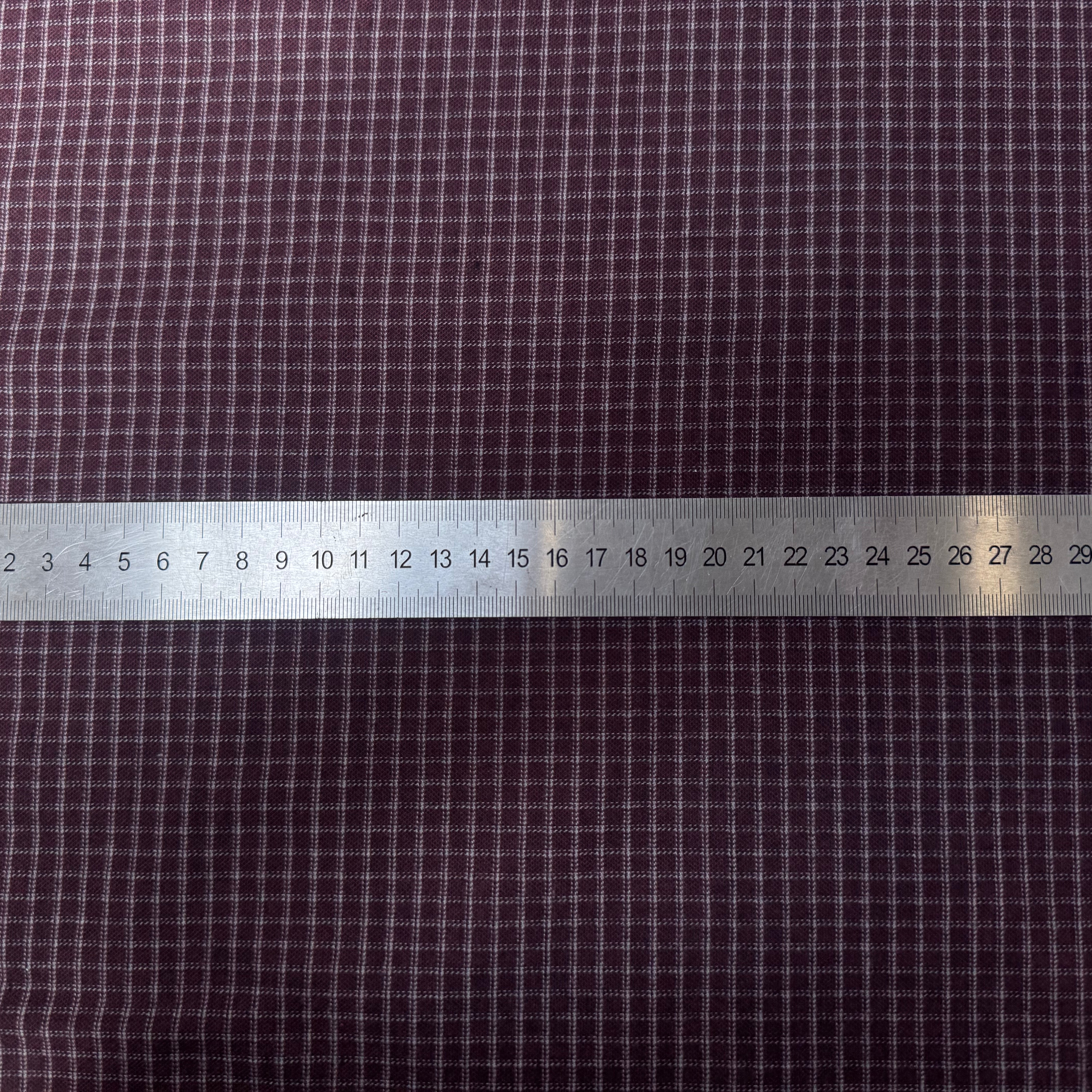 TISSU COTON TRAPPEUR VIOLET MOTIFS CARREAUX BLANC - My Little Coupon