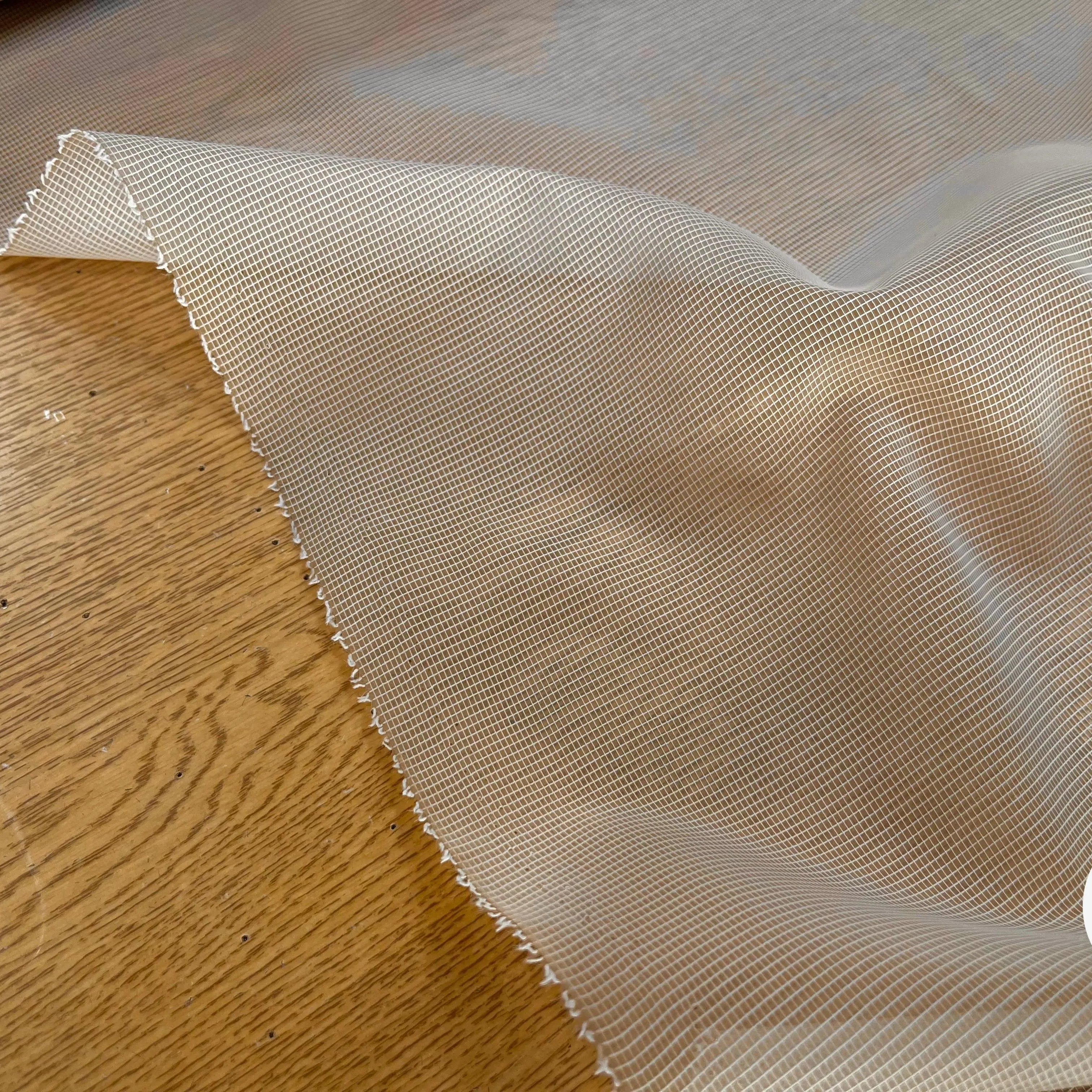 TISSU COUPE VENT ORGANZA MODERNE UNI SABLE - My Little Coupon