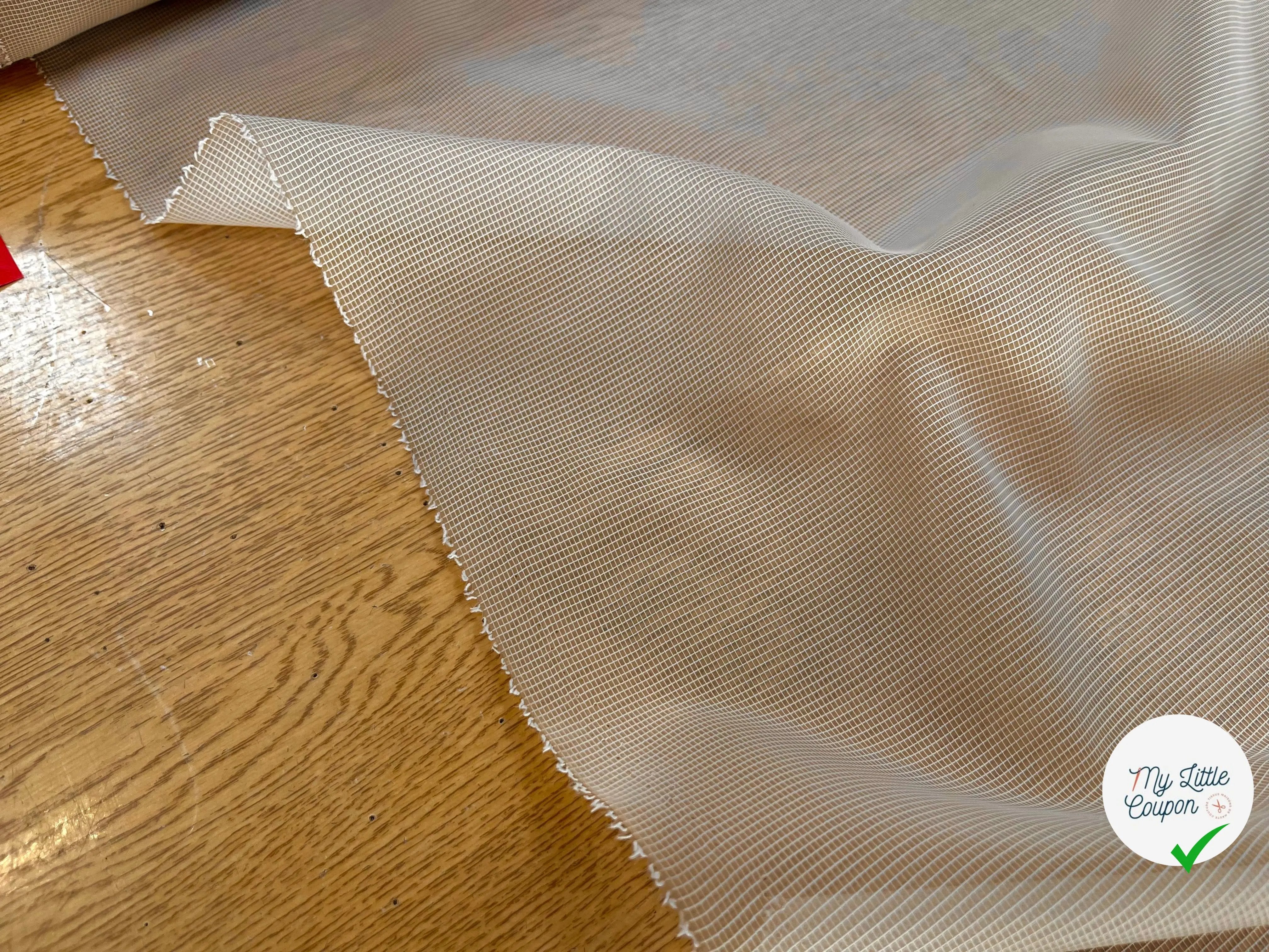 TISSU COUPE VENT ORGANZA MODERNE UNI SABLE - My Little Coupon