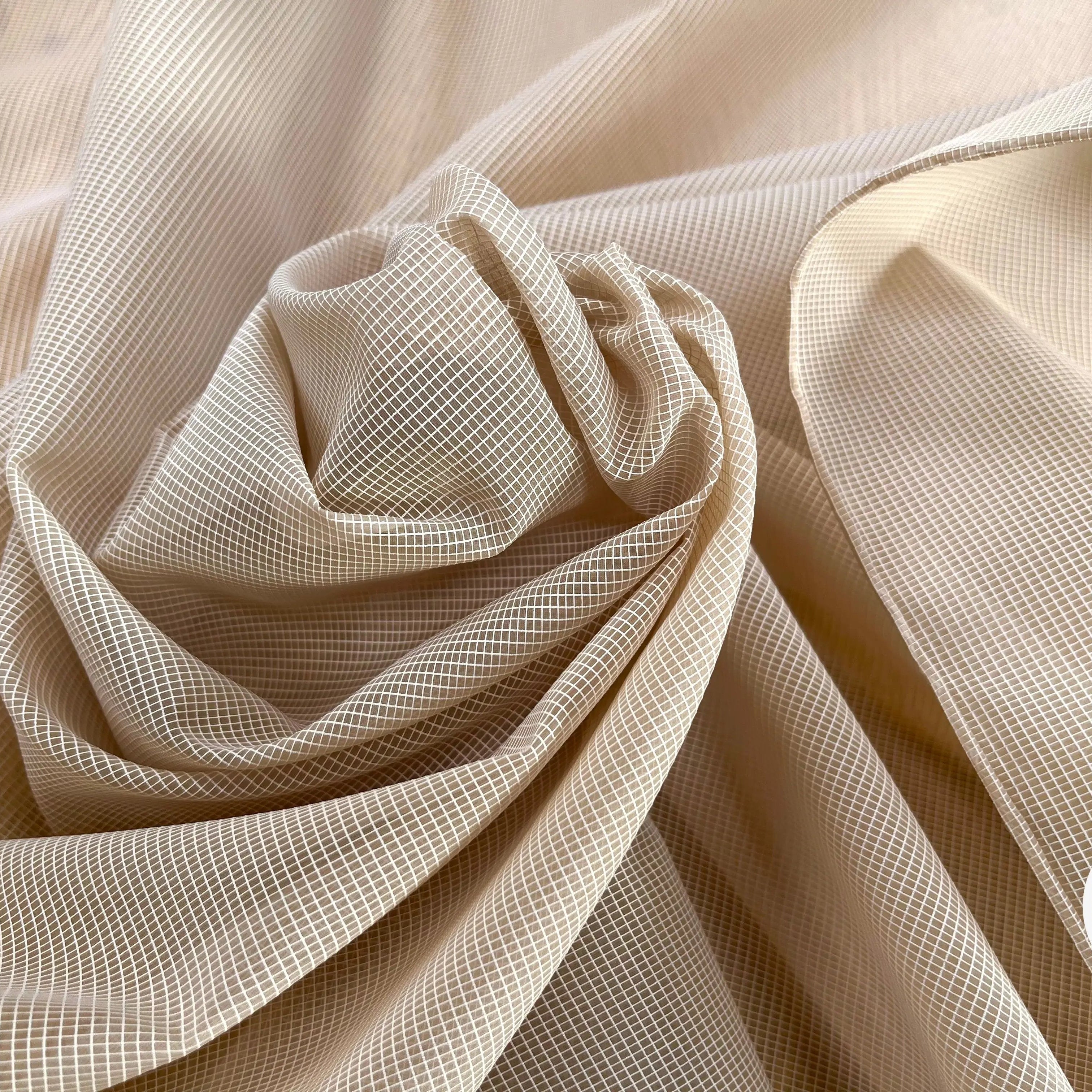 TISSU COUPE VENT ORGANZA MODERNE UNI SABLE - My Little Coupon