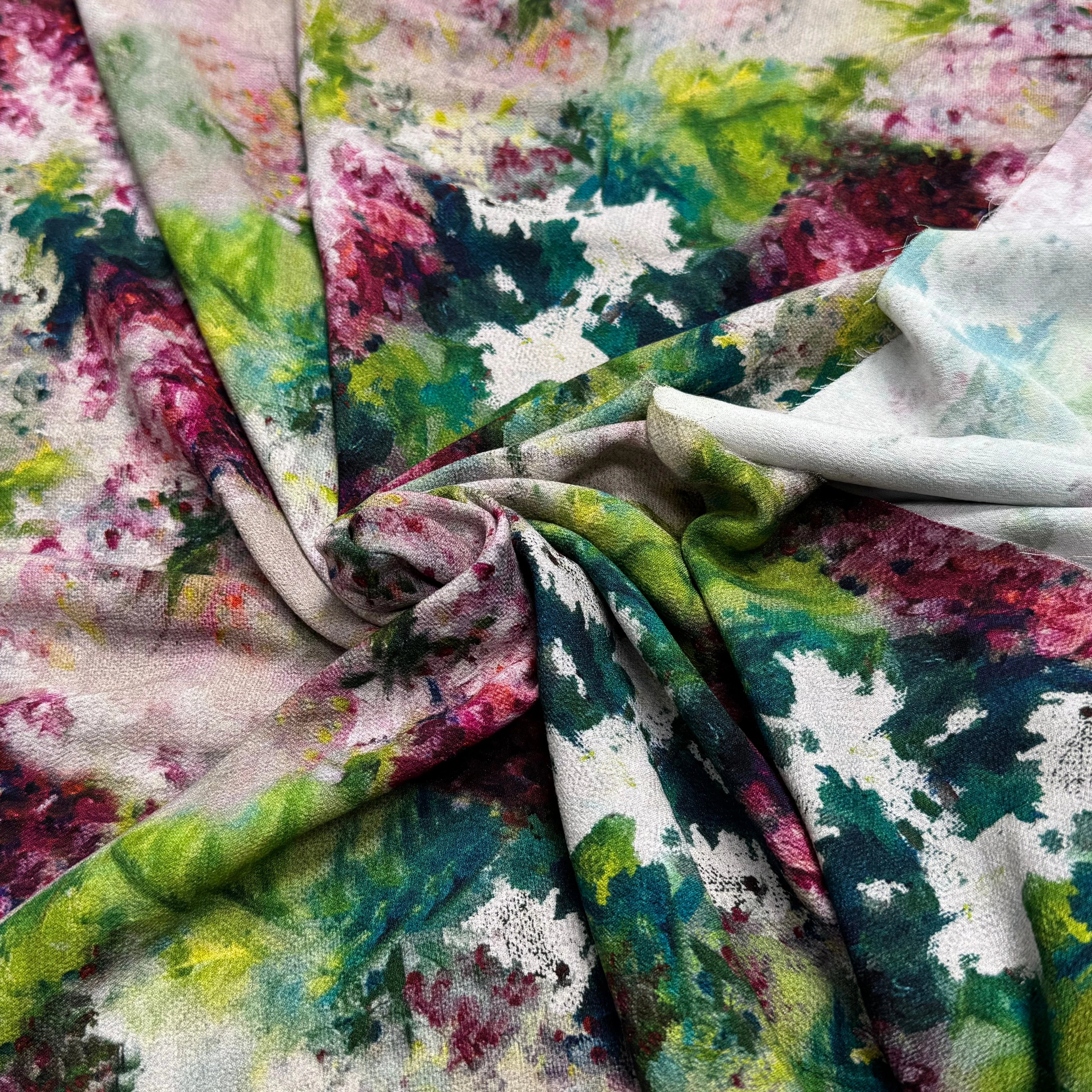 TISSU CRÊPE DE VISCOSE FLUIDE IMPRIMÉ FLORAL CANDY HORTENSIA - My Little Coupon
