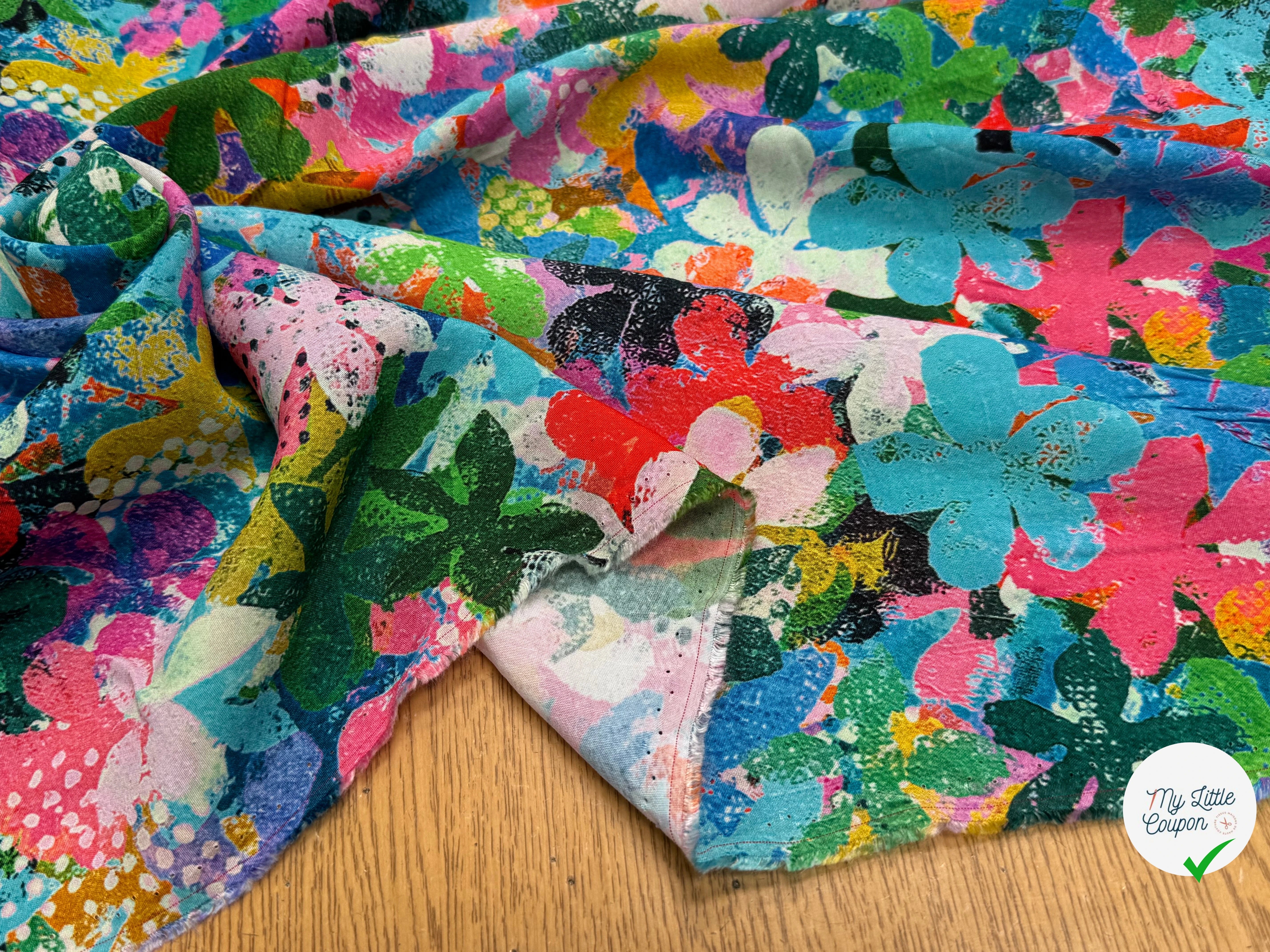 TISSU CRÊPE DE VISCOSE IMPRIMÉ FLORAL MULTICOLORE FANTASY POP - My Little Coupon