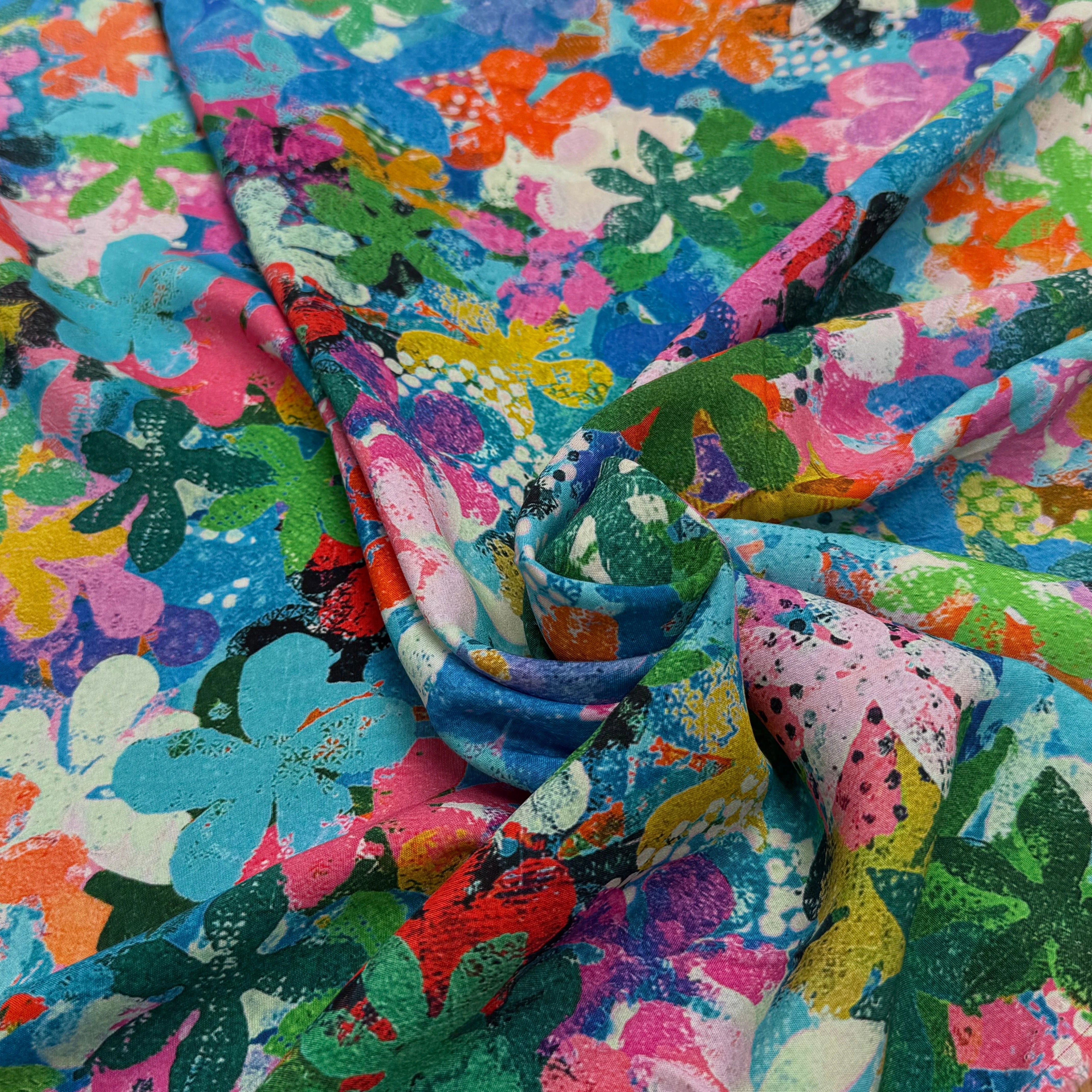 TISSU CRÊPE DE VISCOSE IMPRIMÉ FLORAL MULTICOLORE FANTASY POP - My Little Coupon