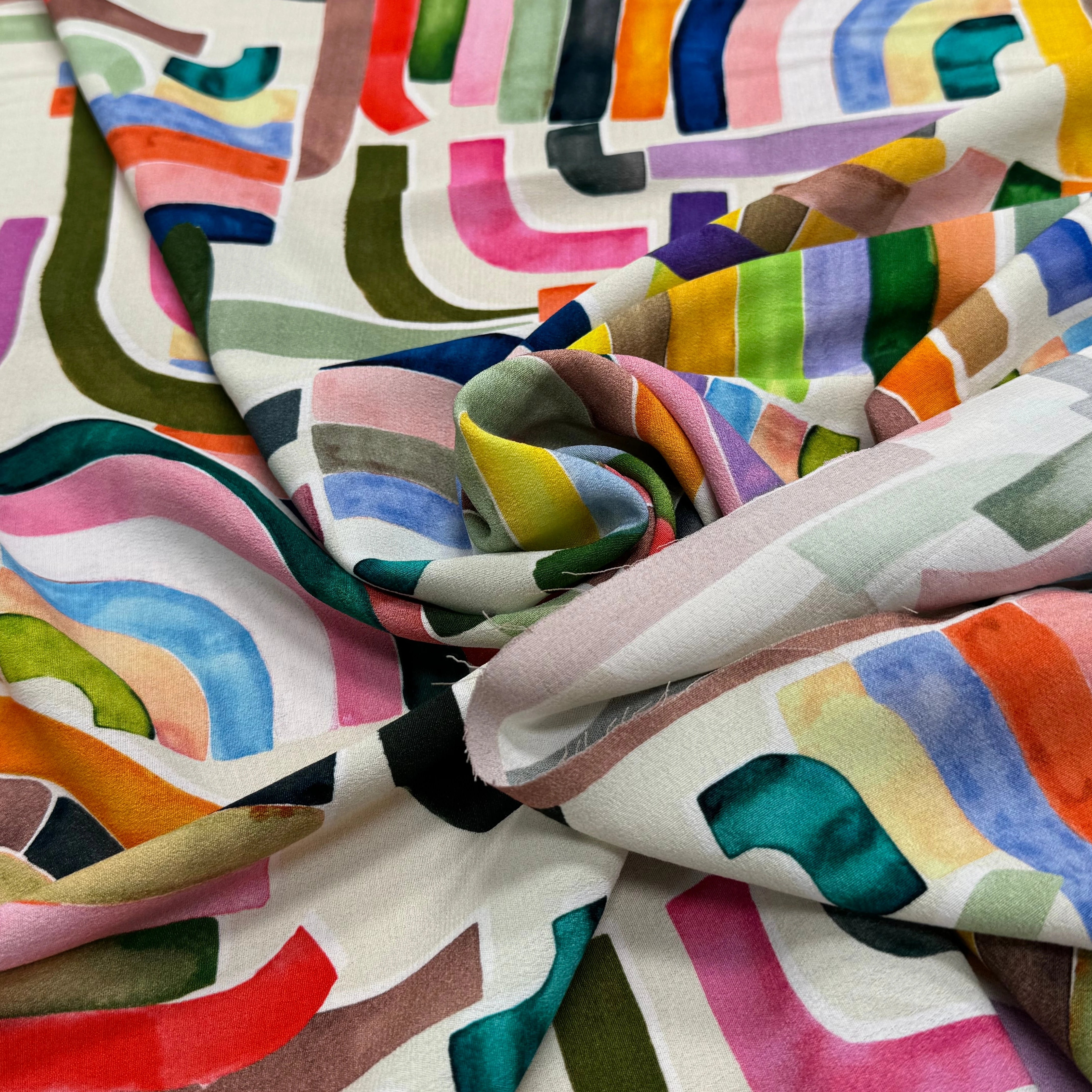 TISSU CRÊPE DE VISCOSE IMPRIMÉ GRAPHIQUE MULTICOLORE TENERE DELAUNAY MULTICOLORE - My Little Coupon