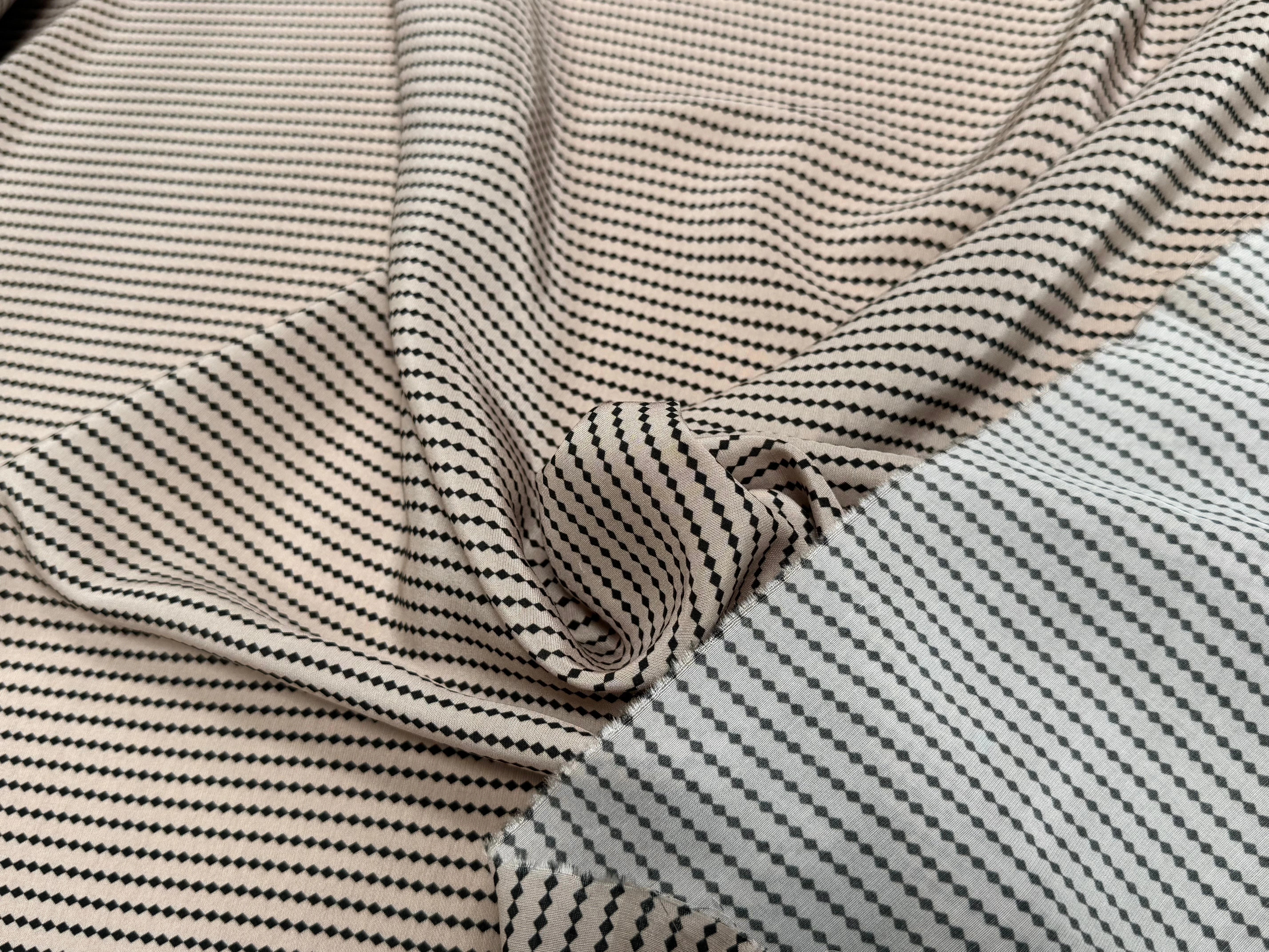 TISSU CRÊPE DE VISCOSE IMPRIMÉ MINI POIS BLEU TANGO PERLE BEIGE - My Little Coupon