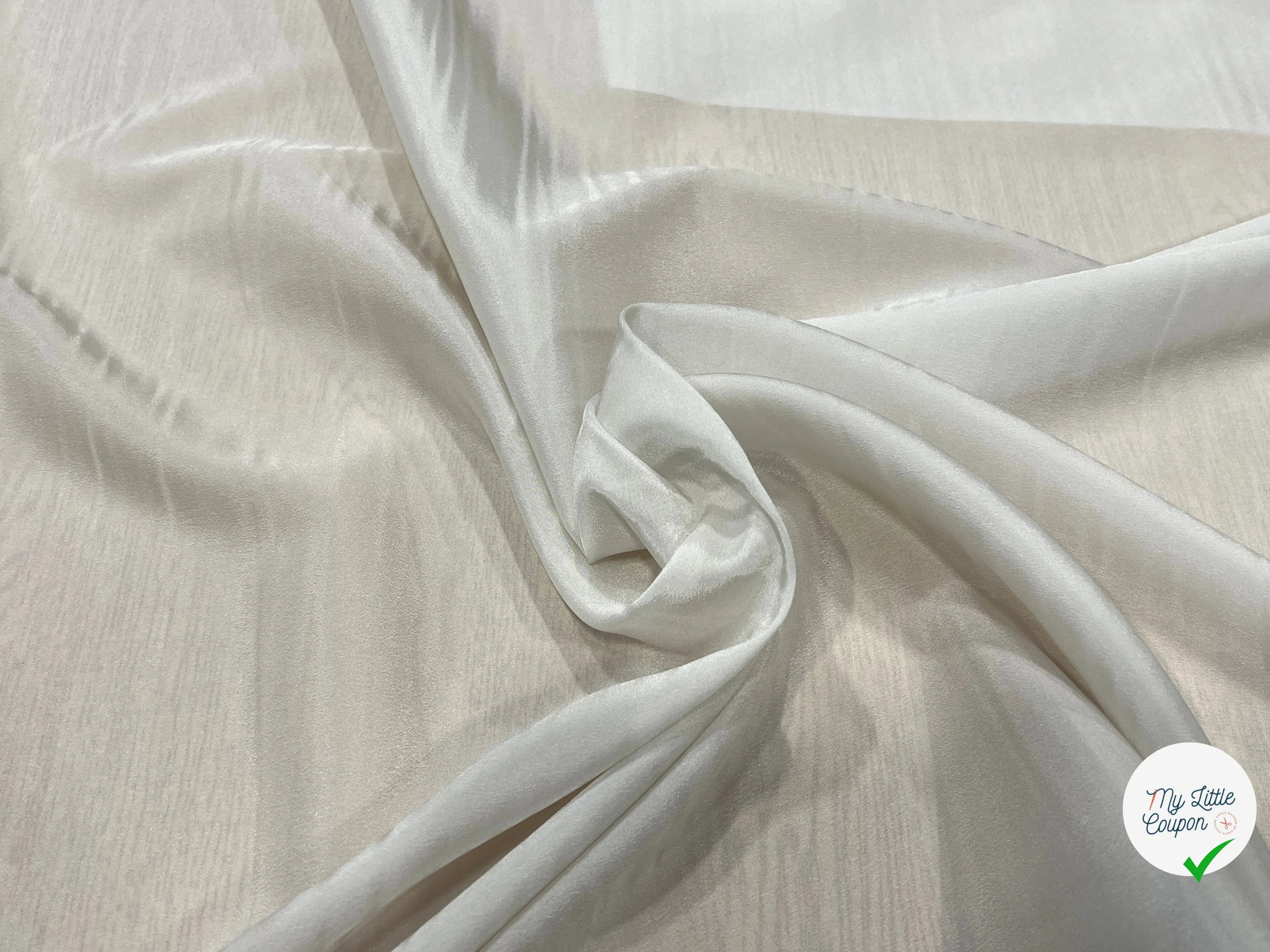 TISSU CREPE LÉGÈREMENT SATINÉ FLUIDE BLANC CASSÉ - My Little Coupon