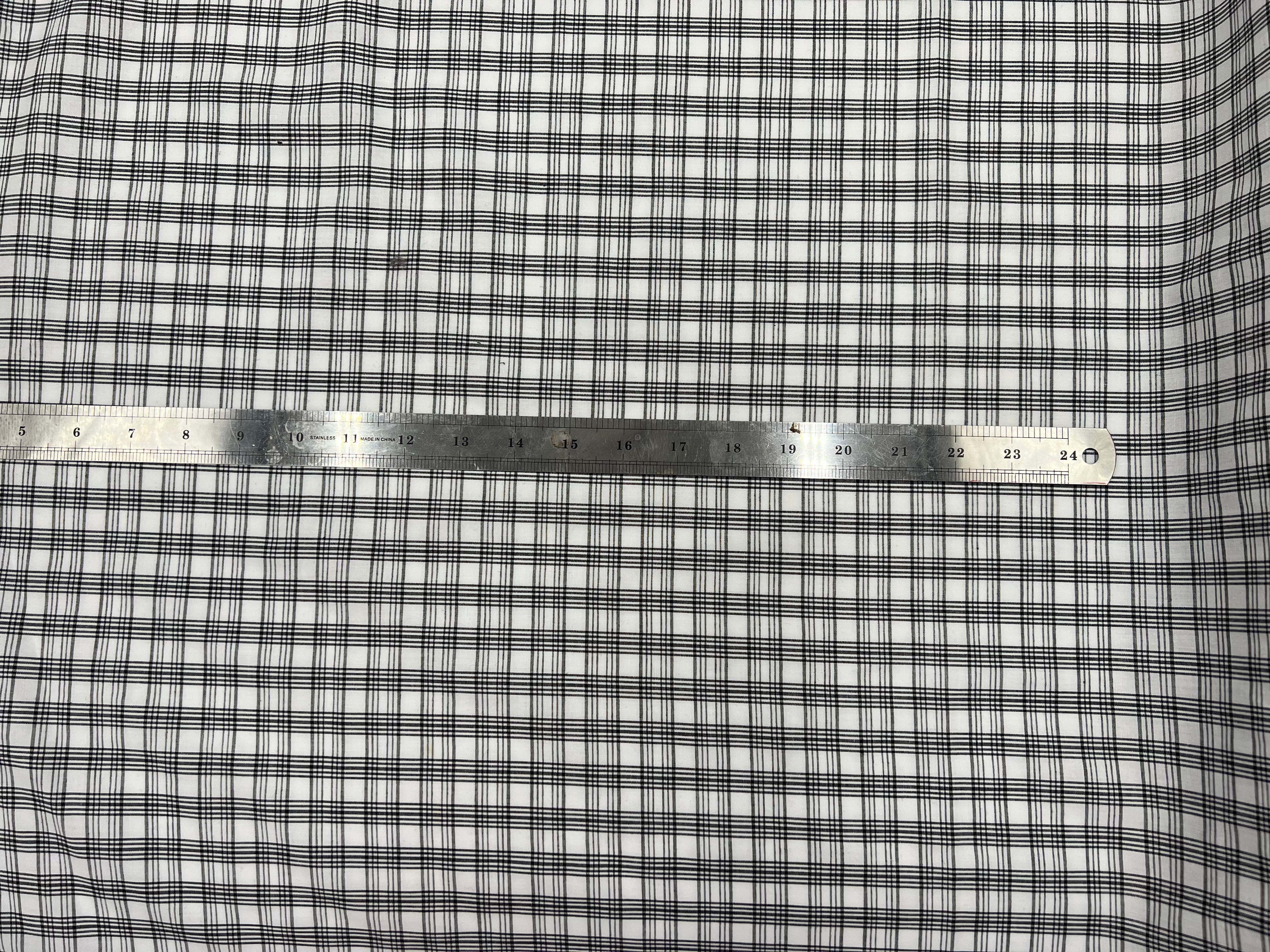 TISSU DE COTON CARREAUX NOIR ET BLANC MSO