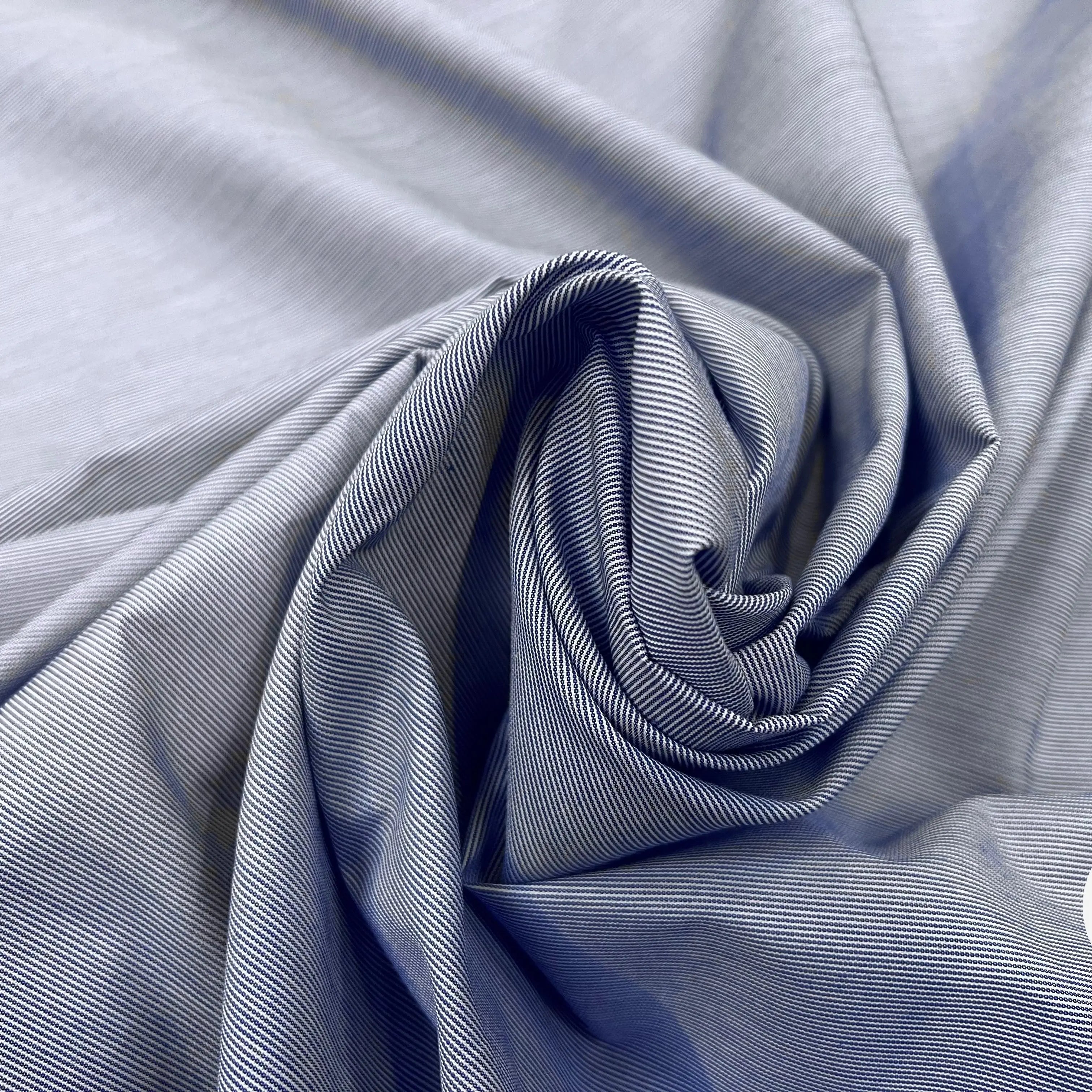 TISSU DE COTON CHEMISE FINE RAYURE BLEU CIEL MSO