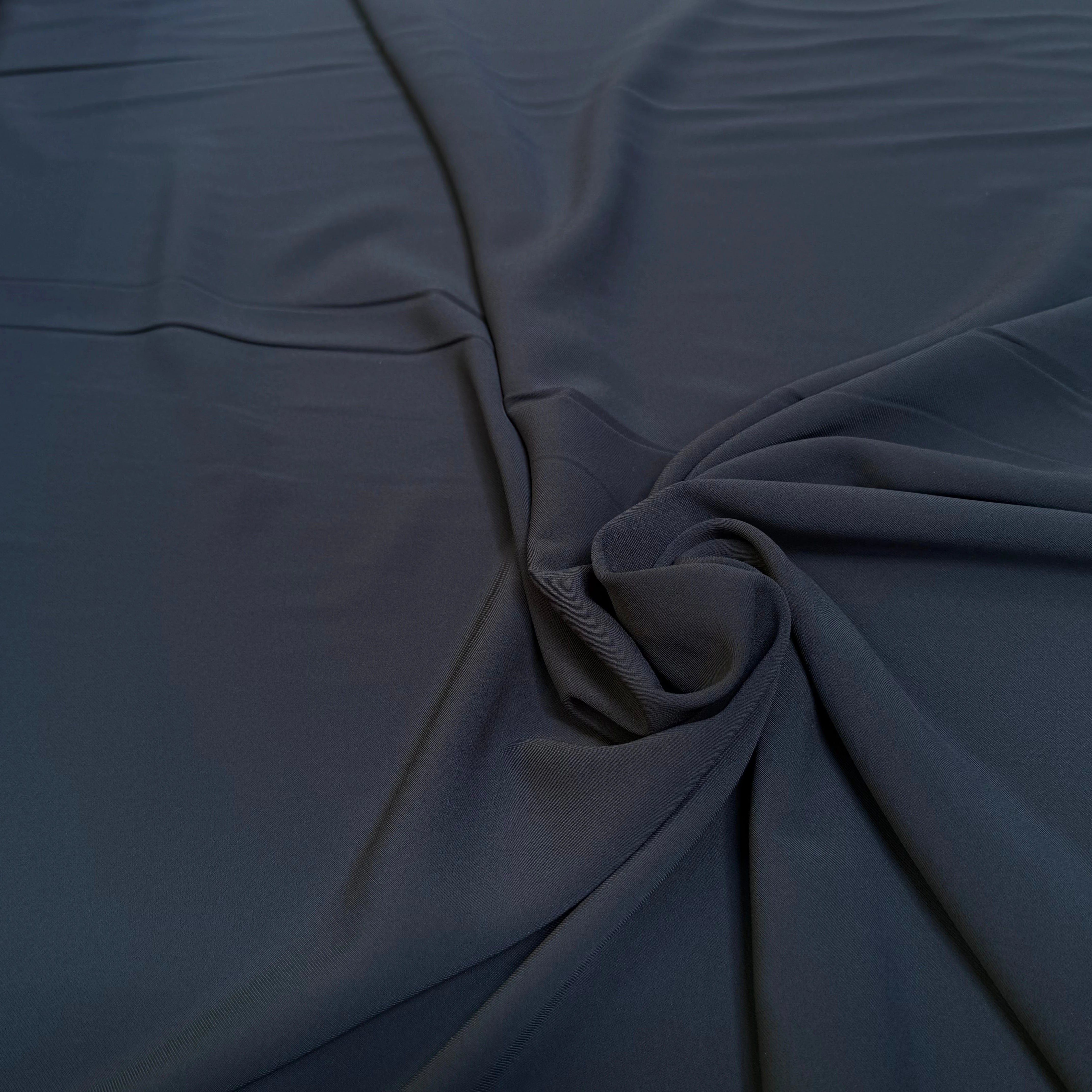 TISSU FINEMENT SERGÉ FLUIDE STRETCH BLEU CARBONE - My Little Coupon