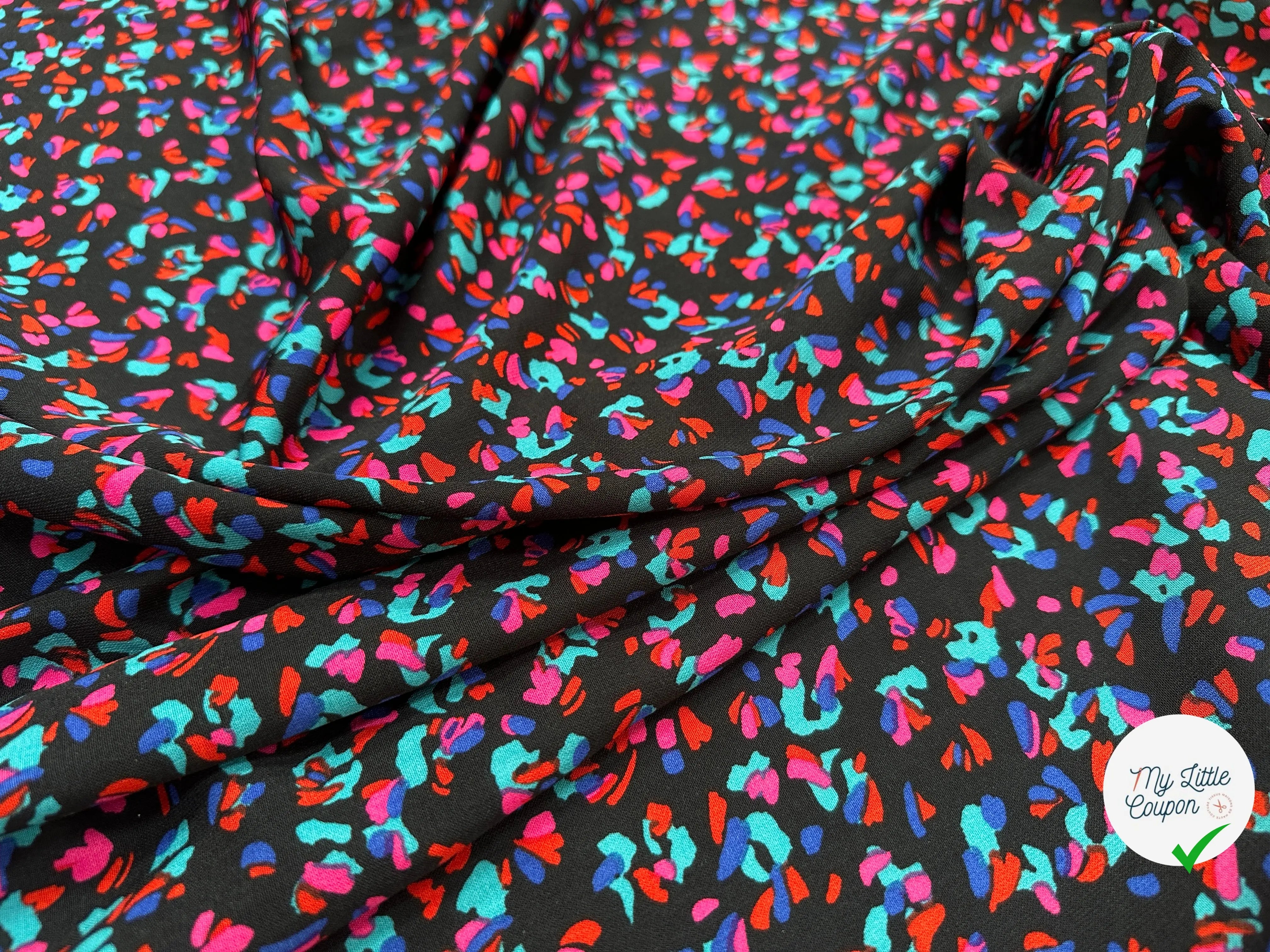 TISSU FLUIDE IMPIRMÉ PISTILLES MULTICOLORES MLC INTERN
