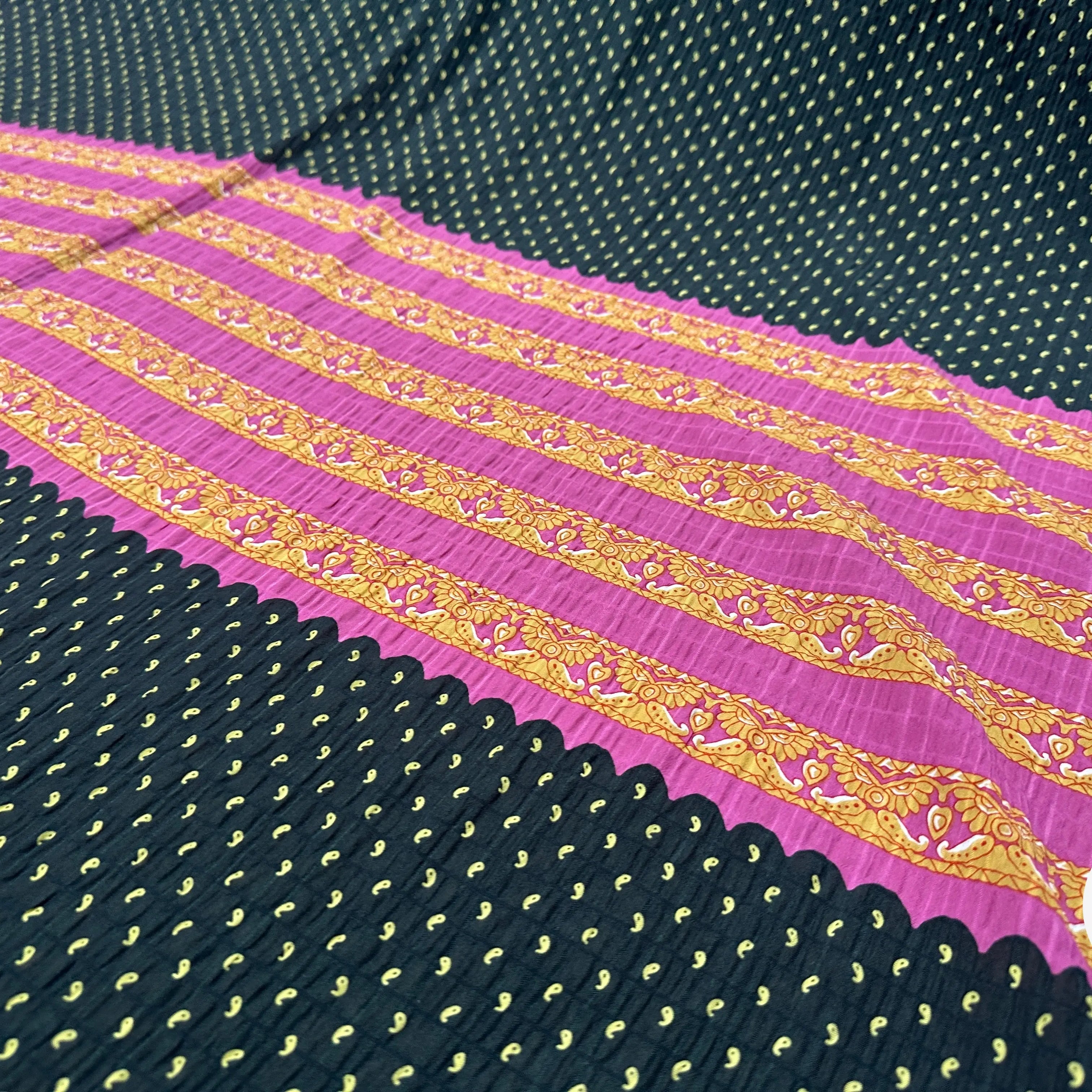 TISSU GAUFFRÉ PAISLEY ET ROSE - My Little Coupon