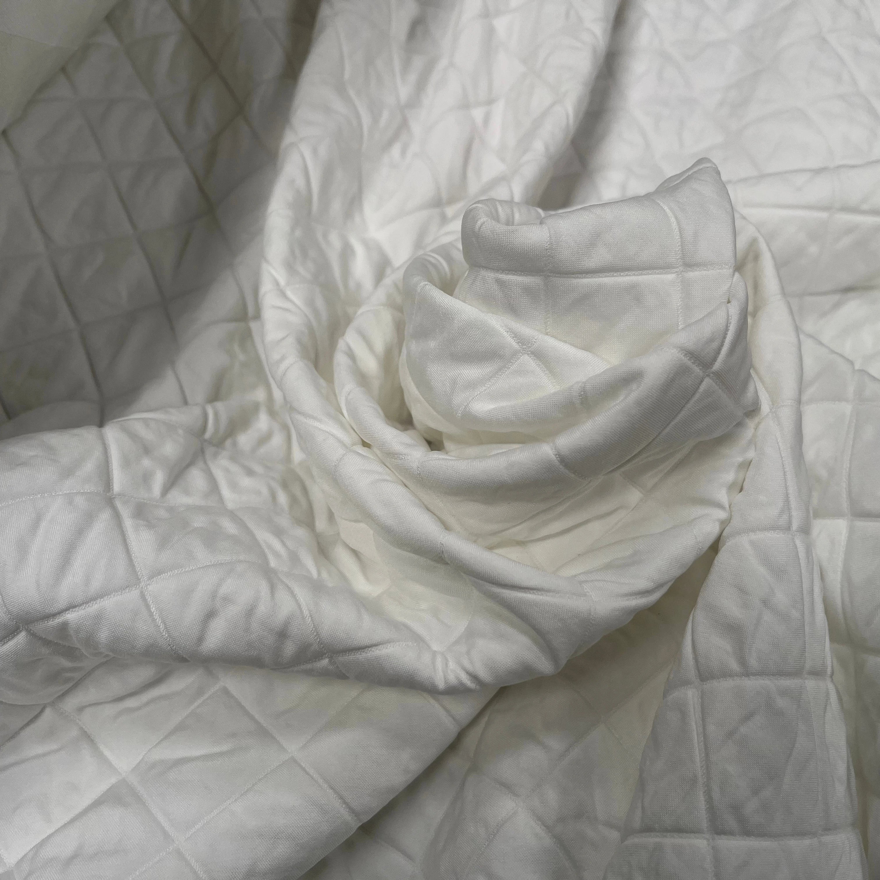 TISSU MATELASSÉ BLANC MOTIF LOSANGE ENVERS DOUX - My Little Coupon