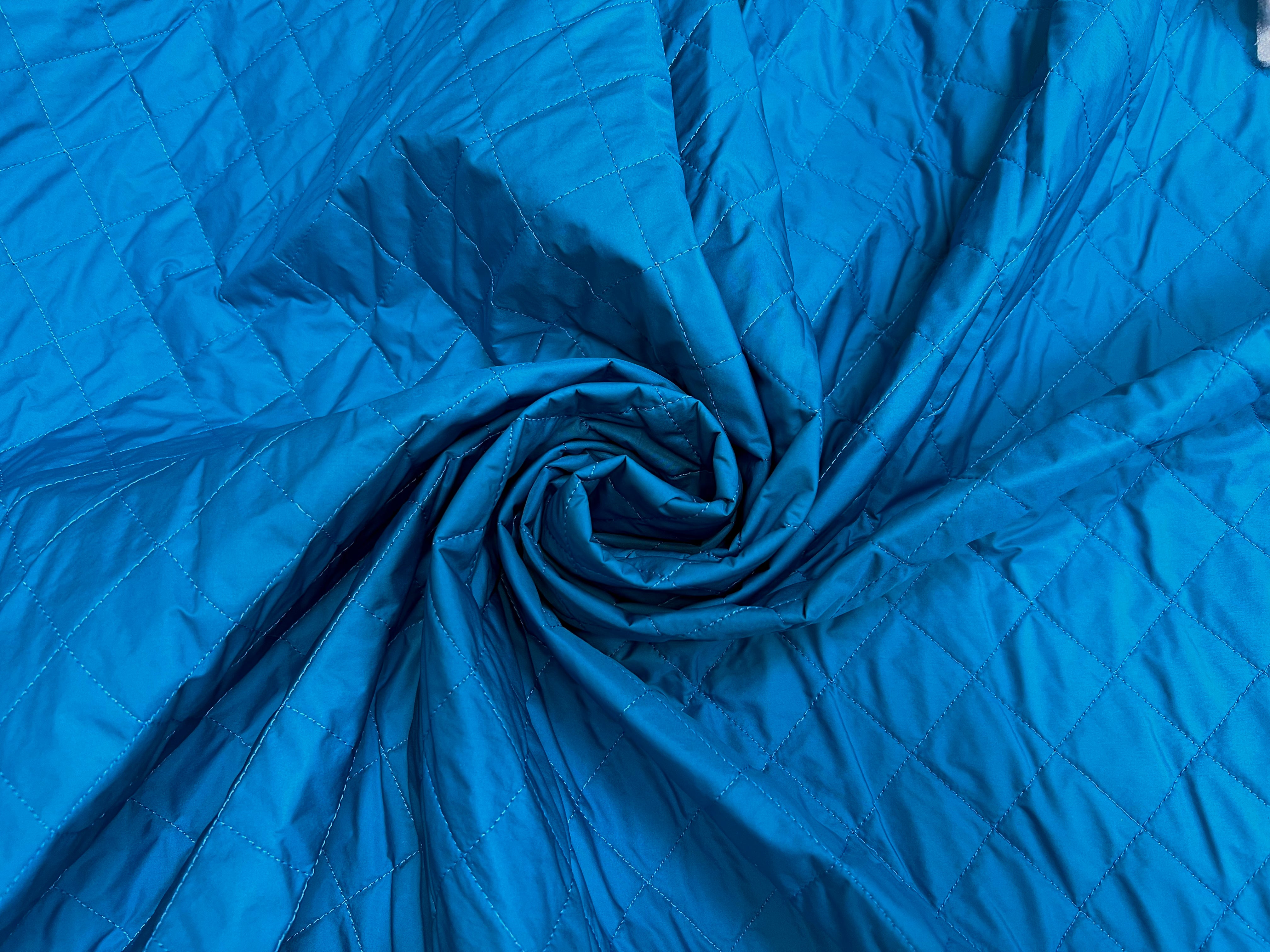 TISSU MATELASSÉ BLEU ÉCLATANT - My Little Coupon