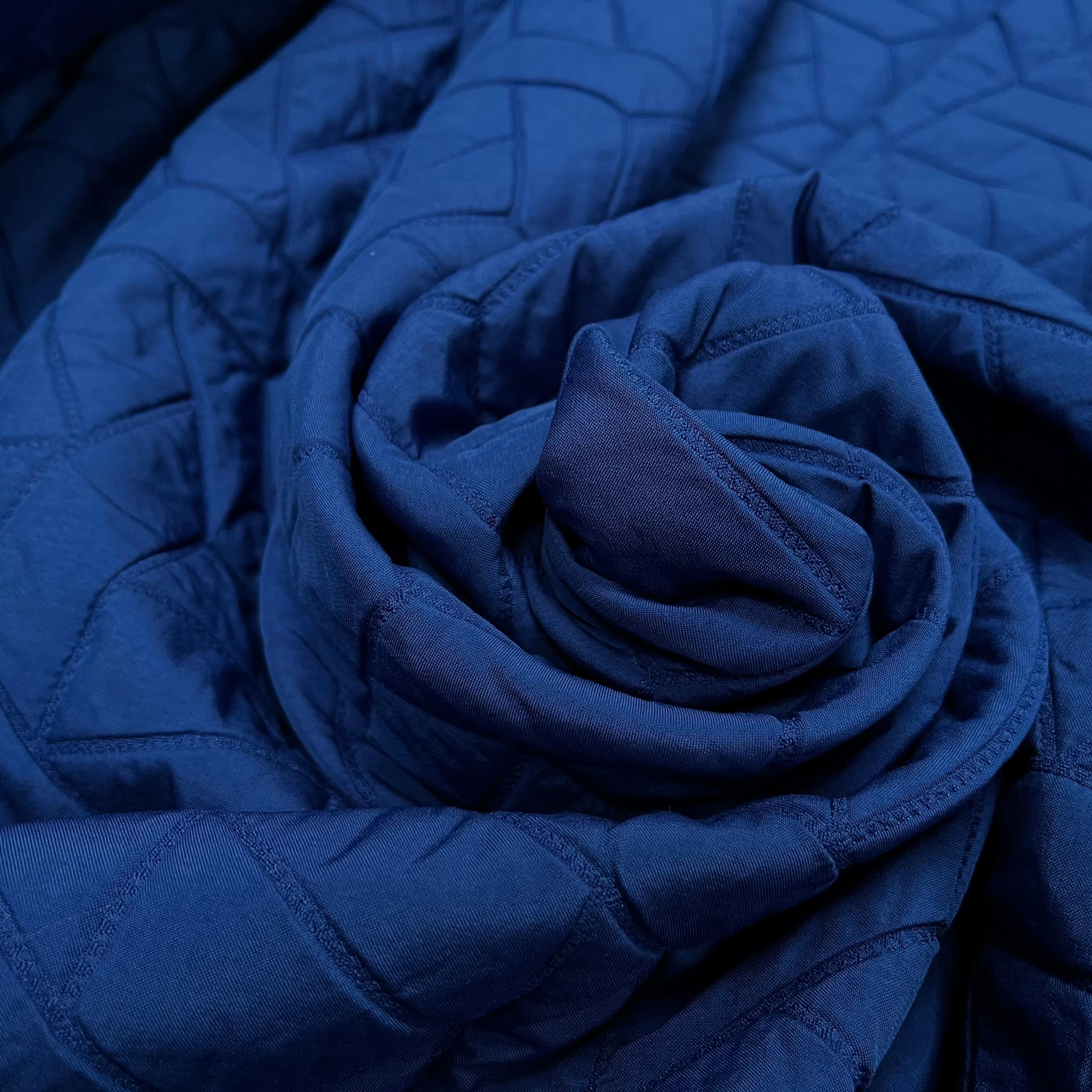 TISSU MATELASSÉ BLEU MOTIF RECTANGLE ENVERS DOUX - My Little Coupon