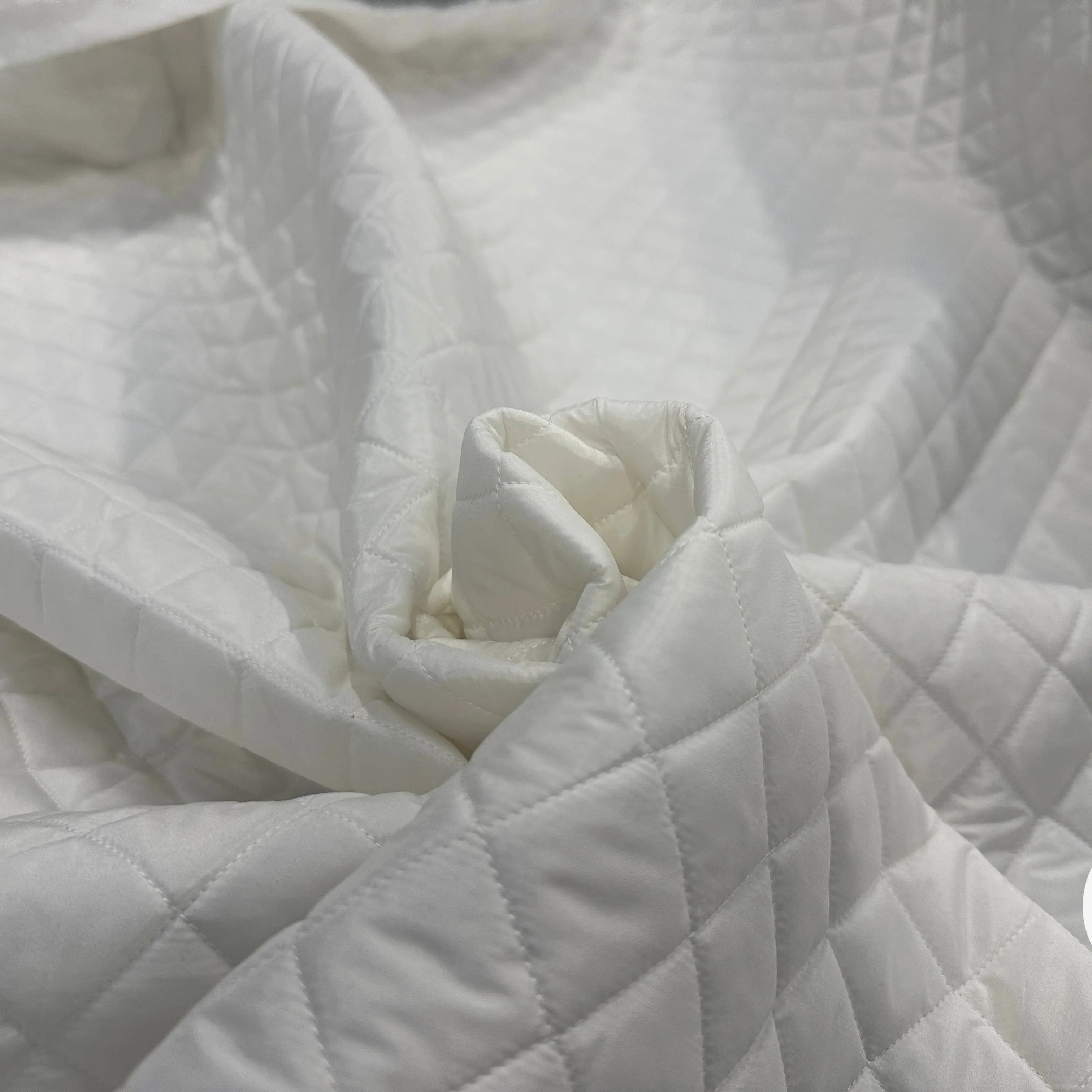 TISSU MATELASSÉ DOUDOUNE CHIC MATELASSAGE FRANÇAIS SIMPLE FACE MLC INTERN