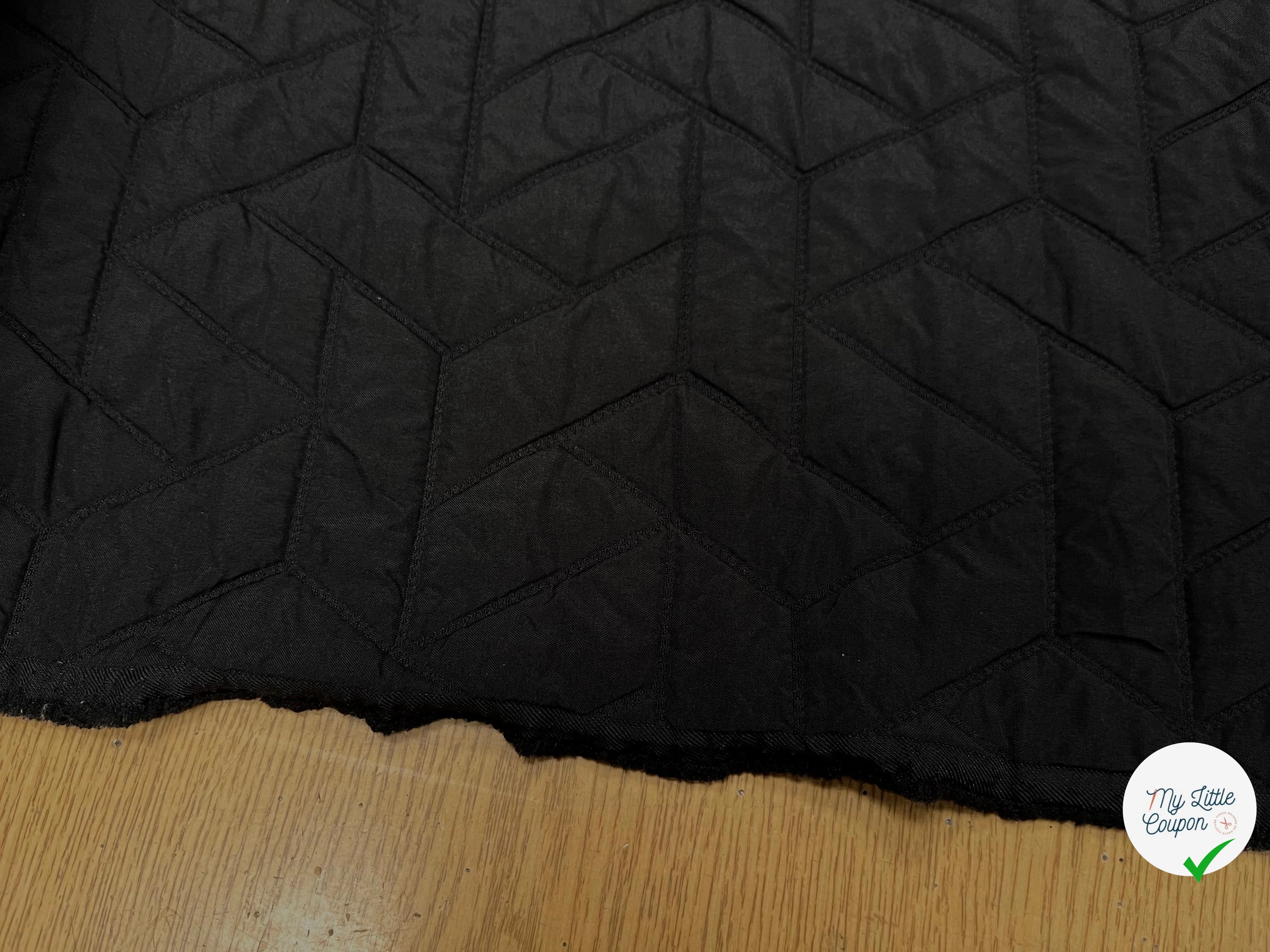 TISSU MATELASSÉ NOIR MOTIF RECTANGLE ENVERS DOUX - My Little Coupon