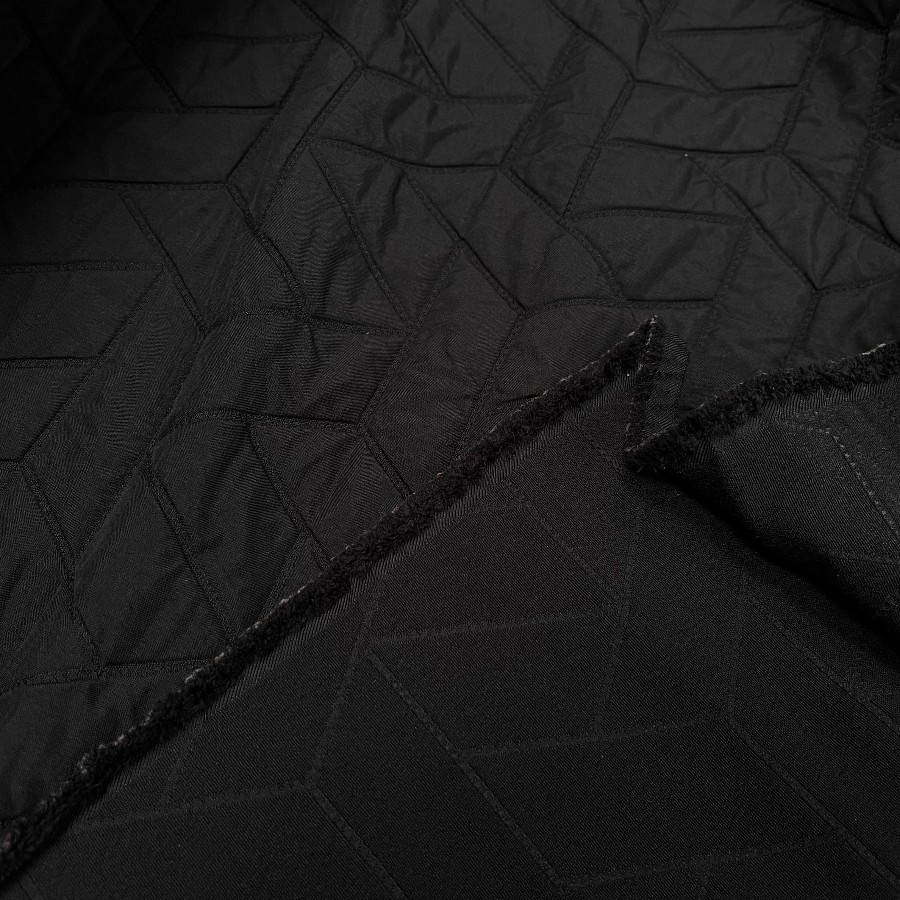TISSU MATELASSÉ NOIR MOTIF RECTANGLE ENVERS DOUX - My Little Coupon