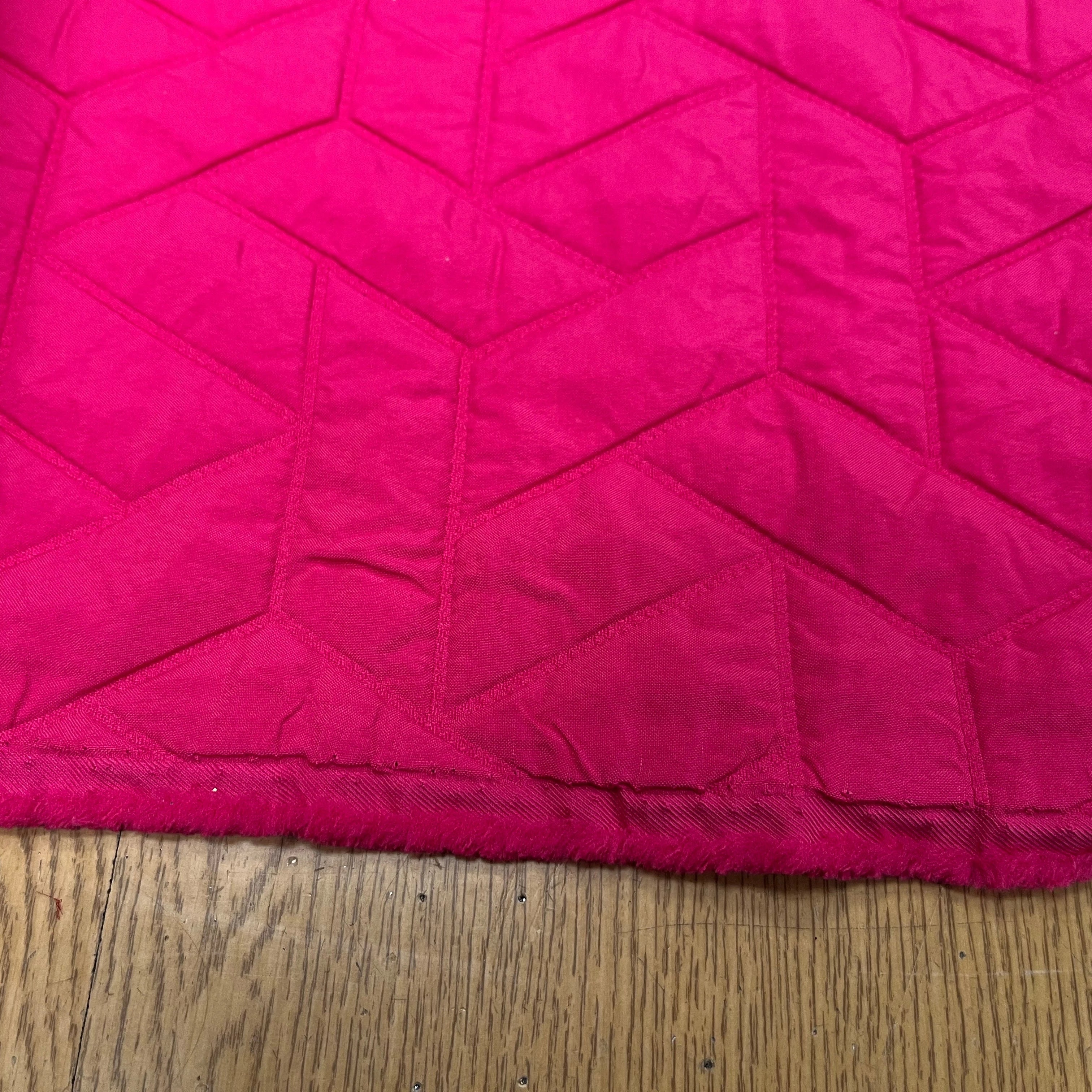 TISSU MATELASSÉ ROSE MOTIF RECTANGLE ENVERS DOUX - My Little Coupon