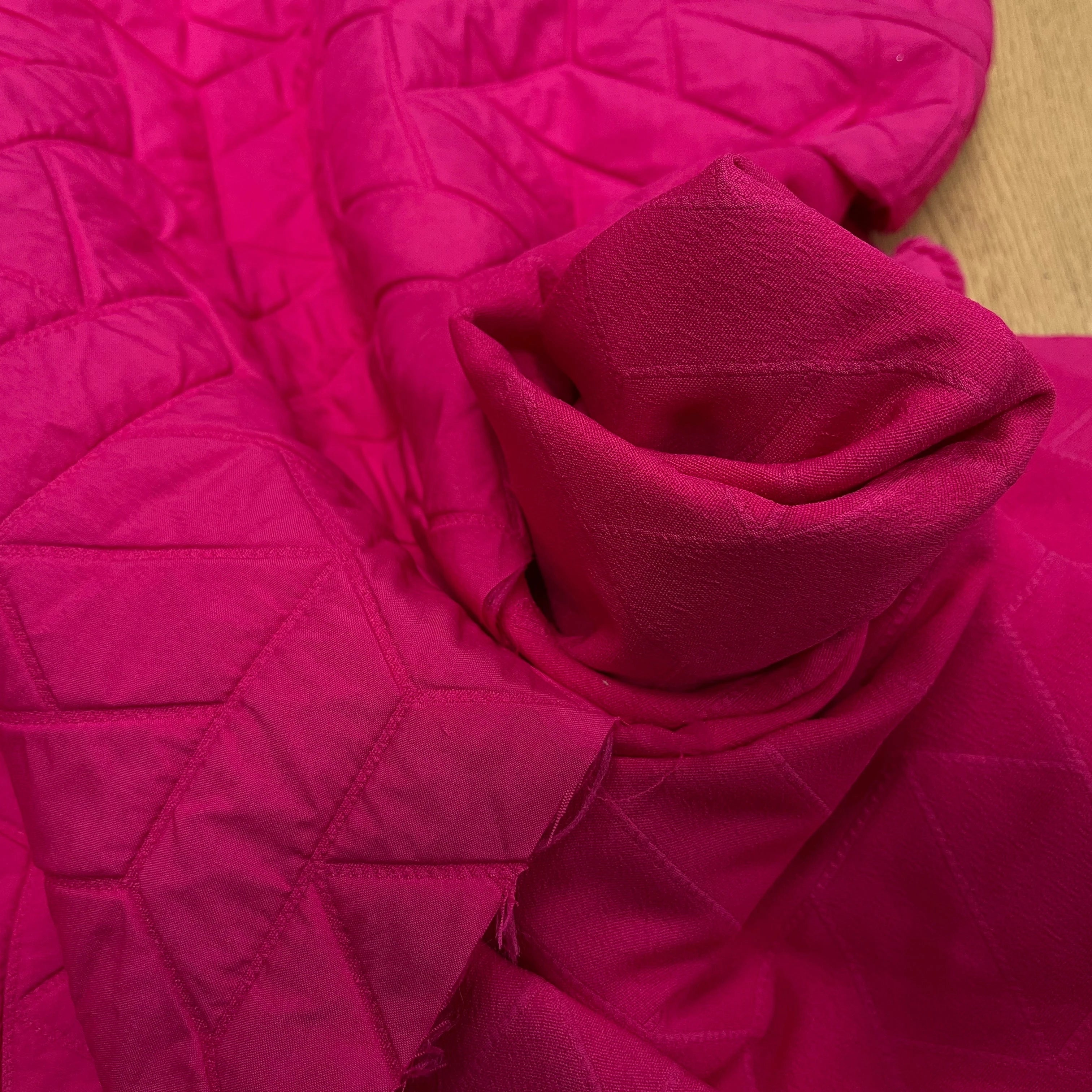 TISSU MATELASSÉ ROSE MOTIF RECTANGLE ENVERS DOUX - My Little Coupon