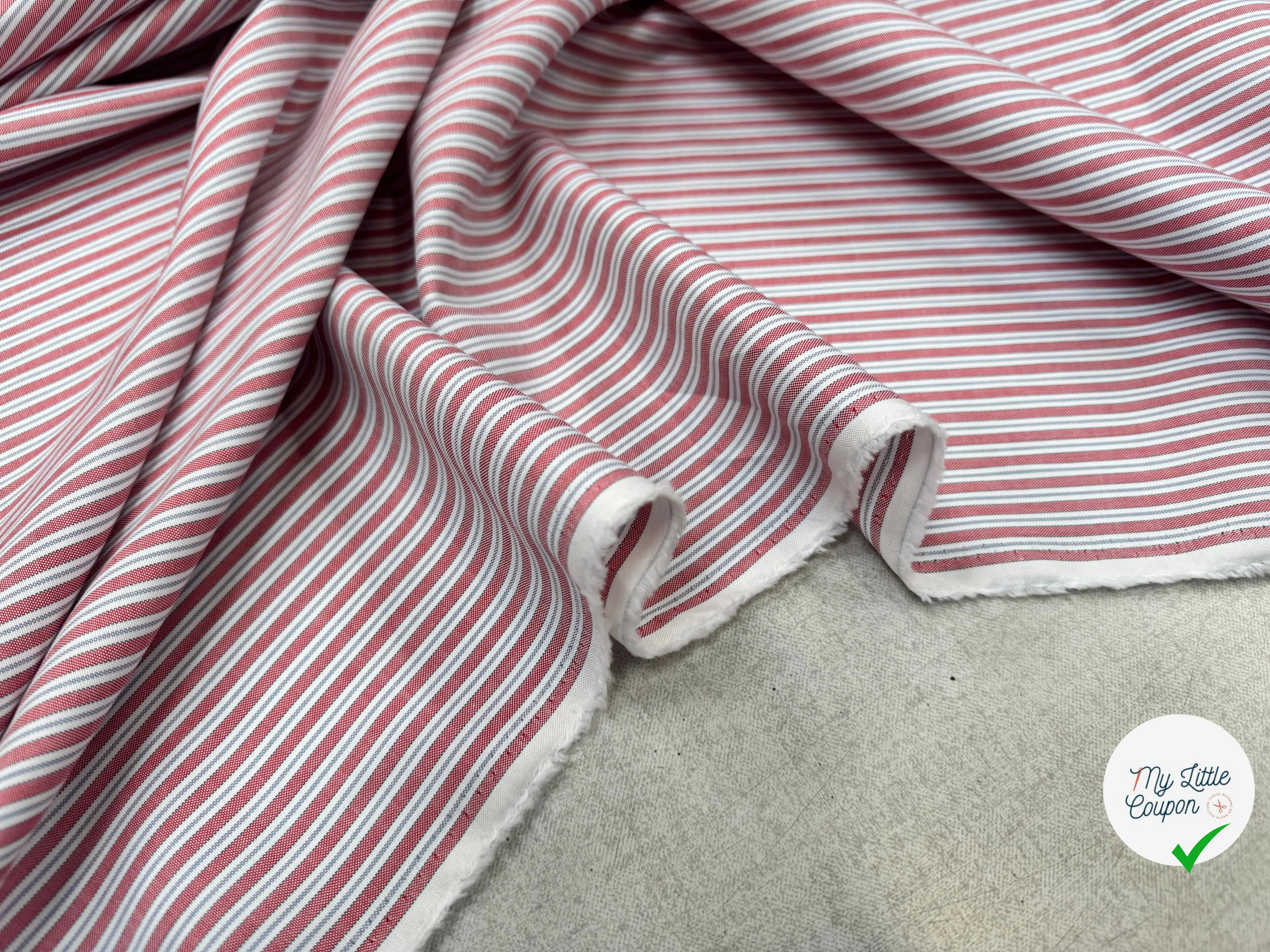 TISSU OXFORD SOMELIOS COTON RAYURES ROUGE BLANC GRIS - My Little Coupon