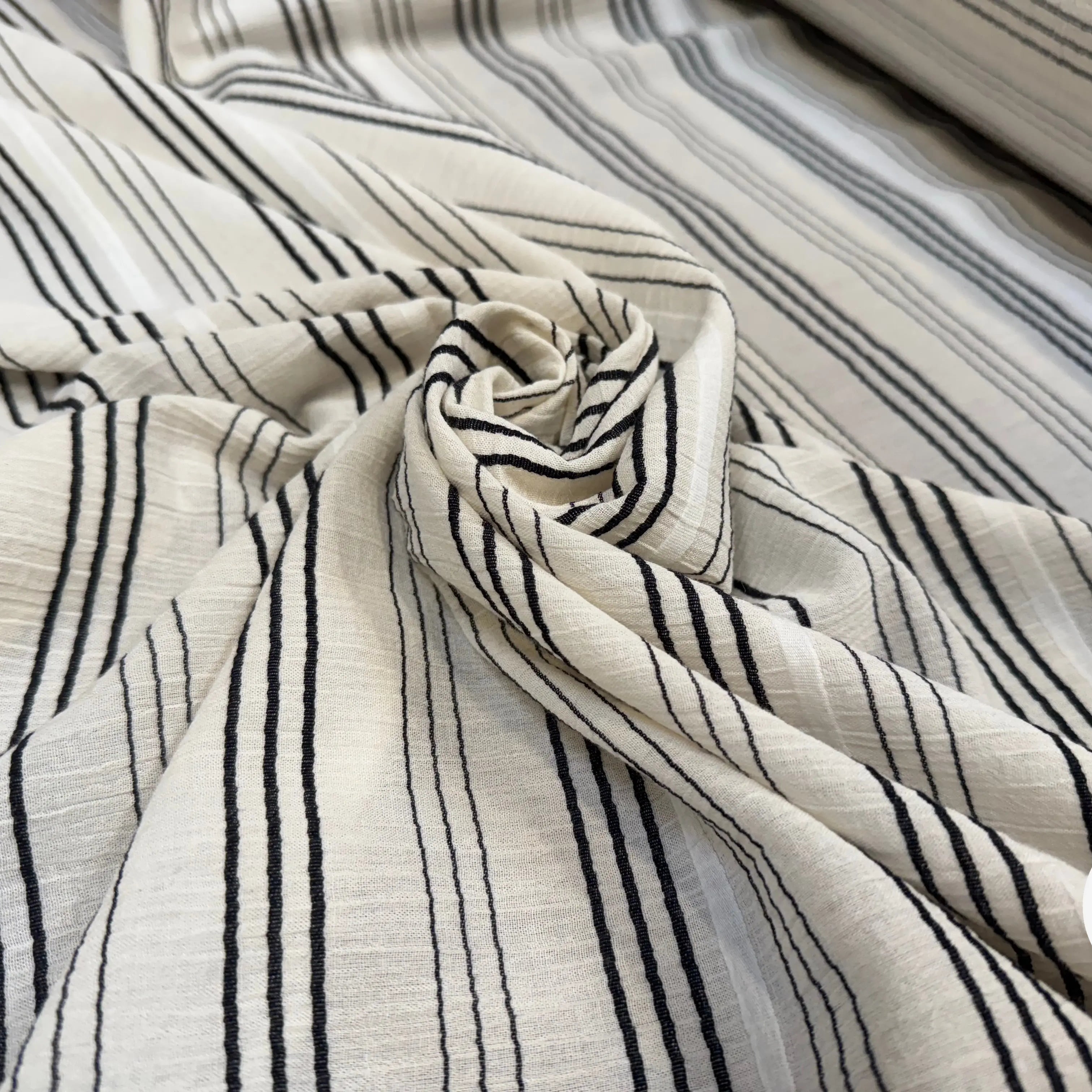 TISSU RAYÉ ECRU NOIR 56% COTON BIO 44% VISCOSE - My Little Coupon