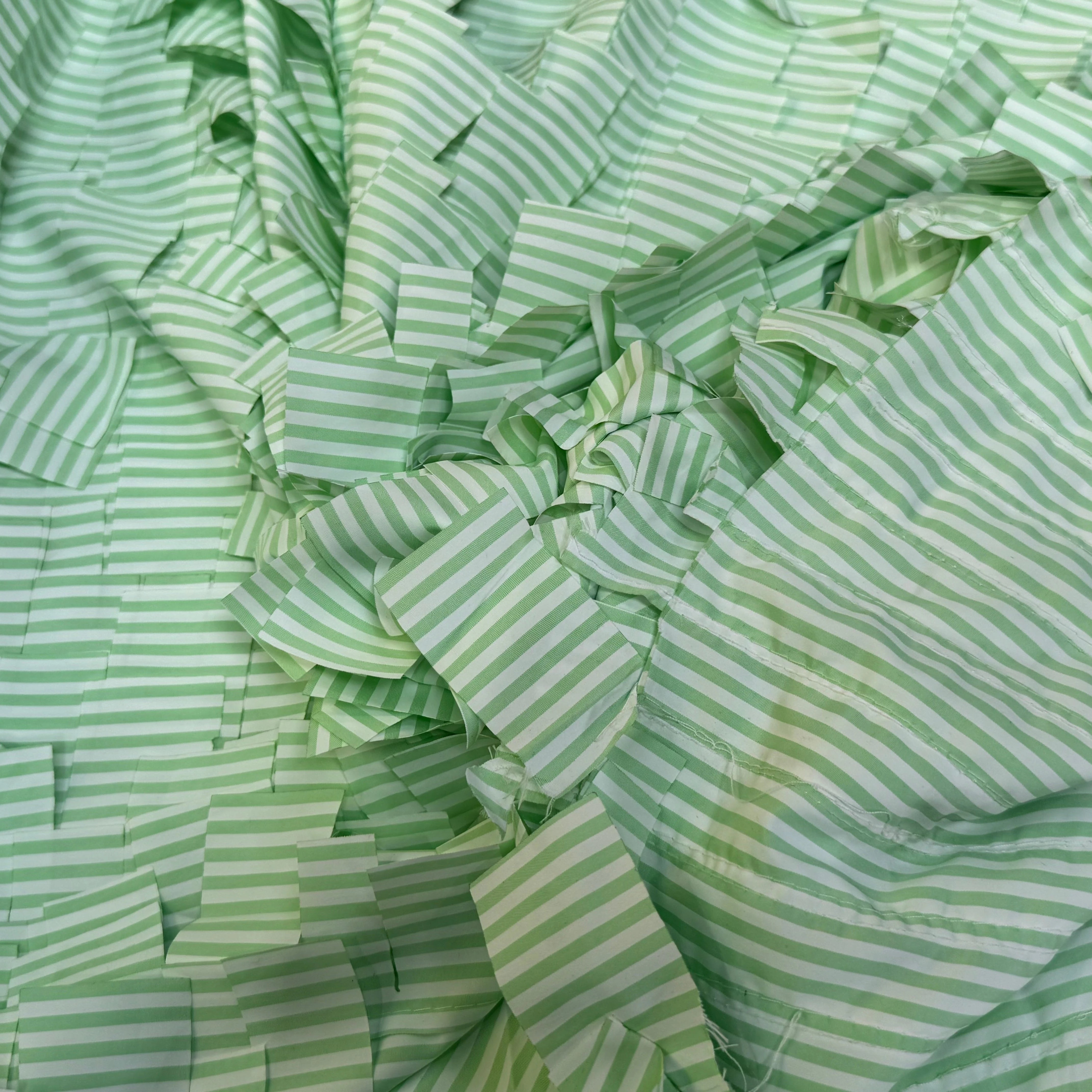 TISSU RAYURES FILS COUPÉS VERT VENITIAN TRÈS TRAVAILLÉ - My Little Coupon