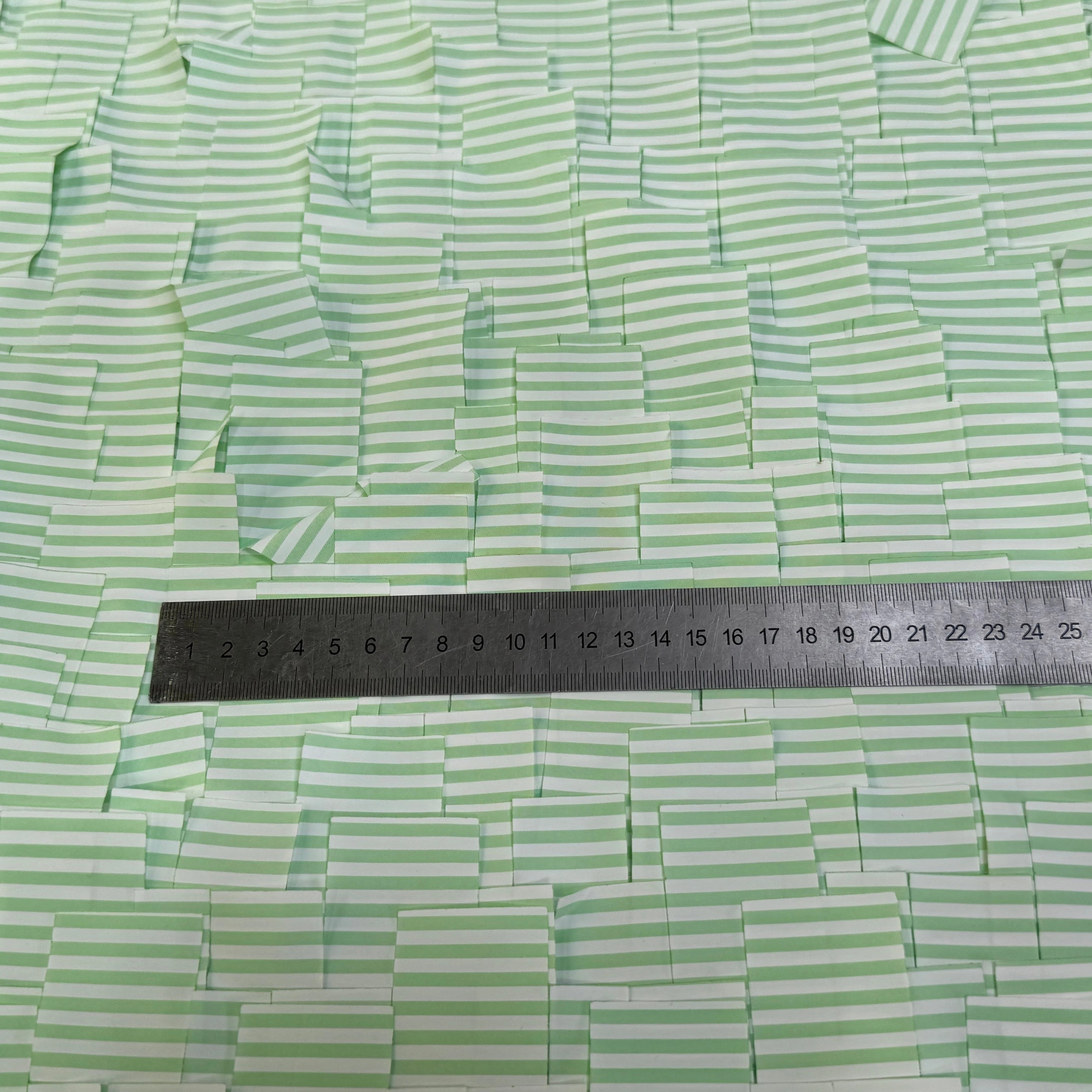 TISSU RAYURES FILS COUPÉS VERT VENITIAN TRÈS TRAVAILLÉ - My Little Coupon