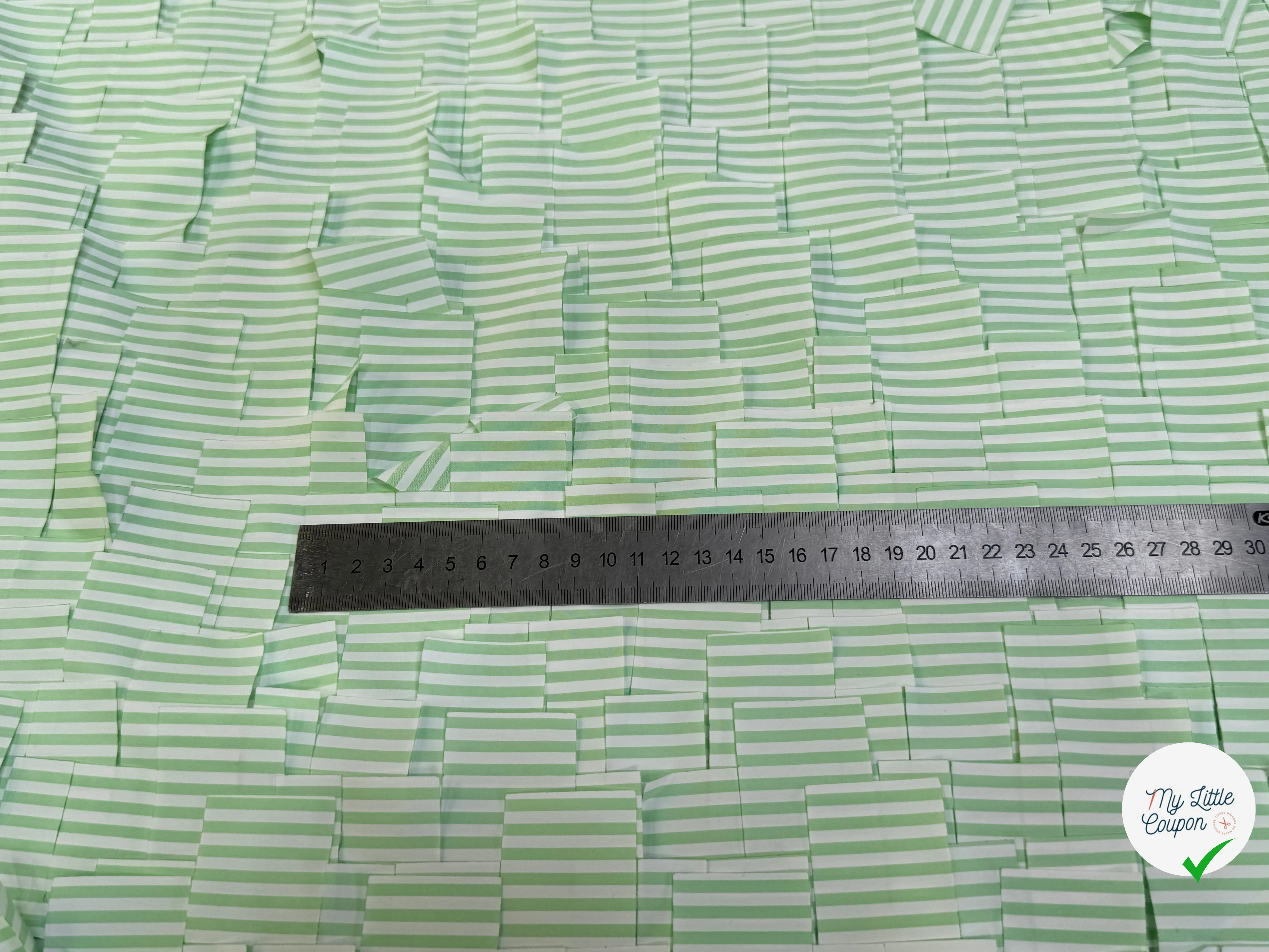 TISSU RAYURES FILS COUPÉS VERT VENITIAN TRÈS TRAVAILLÉ - My Little Coupon