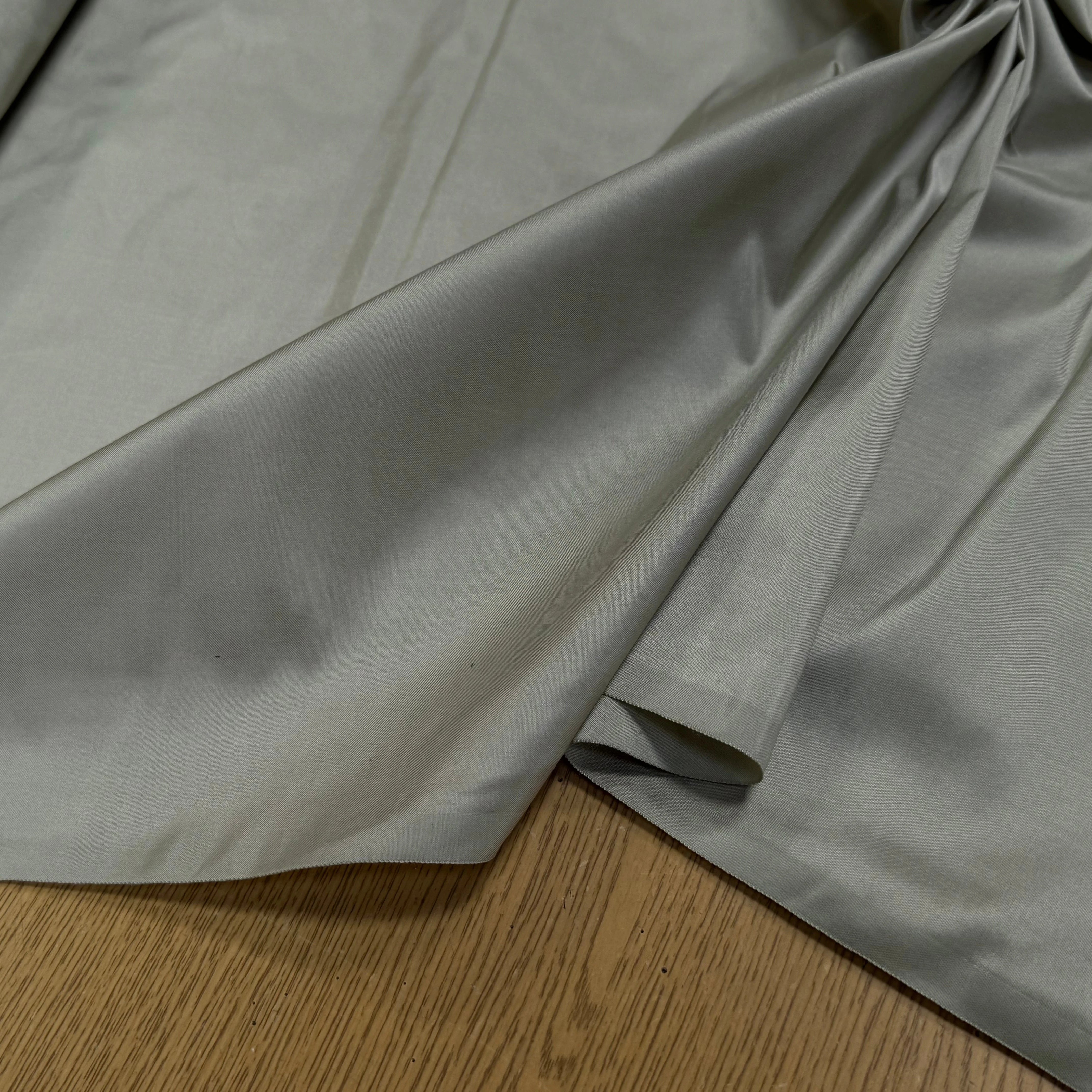 TISSU SATINÉ 100% SOIE BEIGE - My Little Coupon