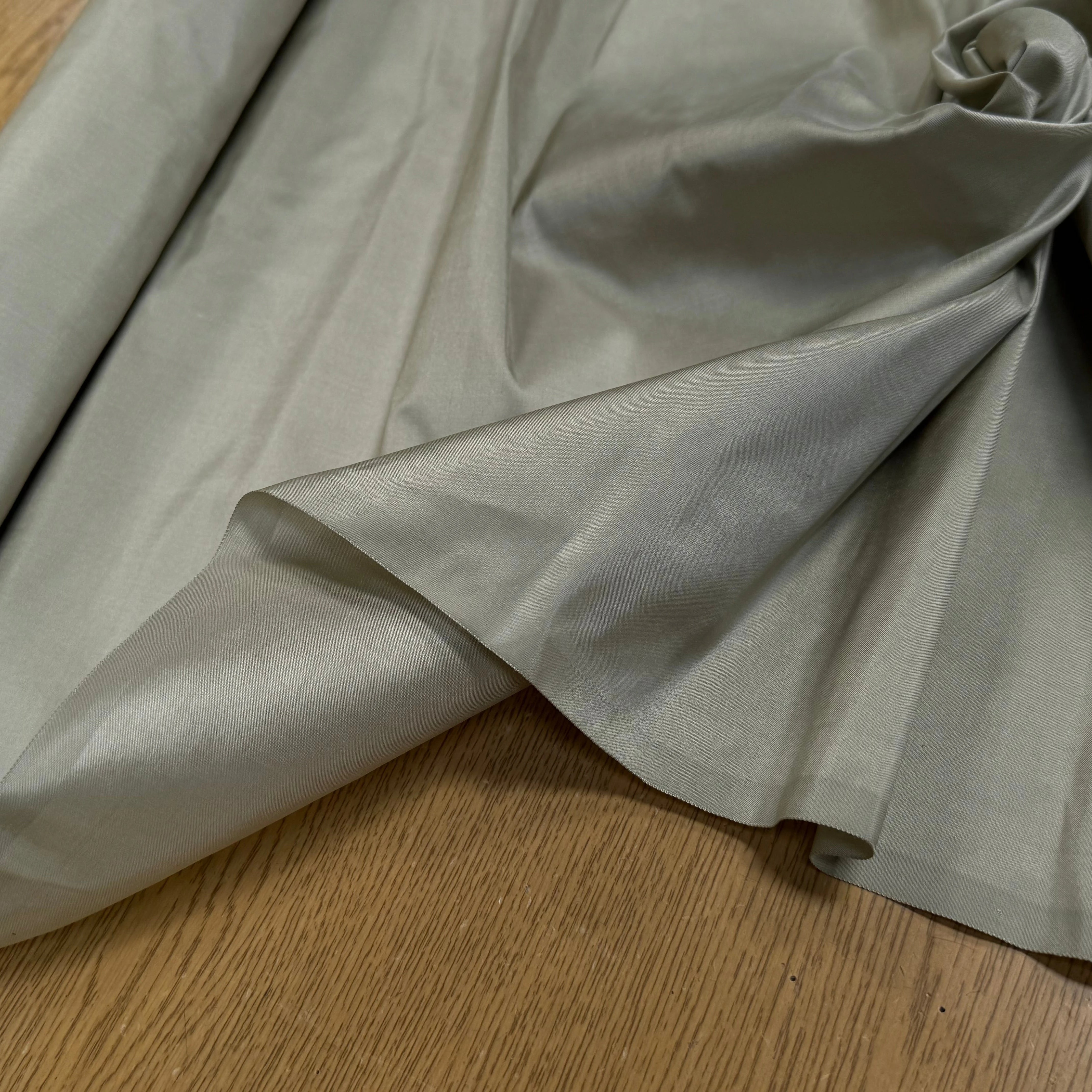 TISSU SATINÉ 100% SOIE BEIGE - My Little Coupon