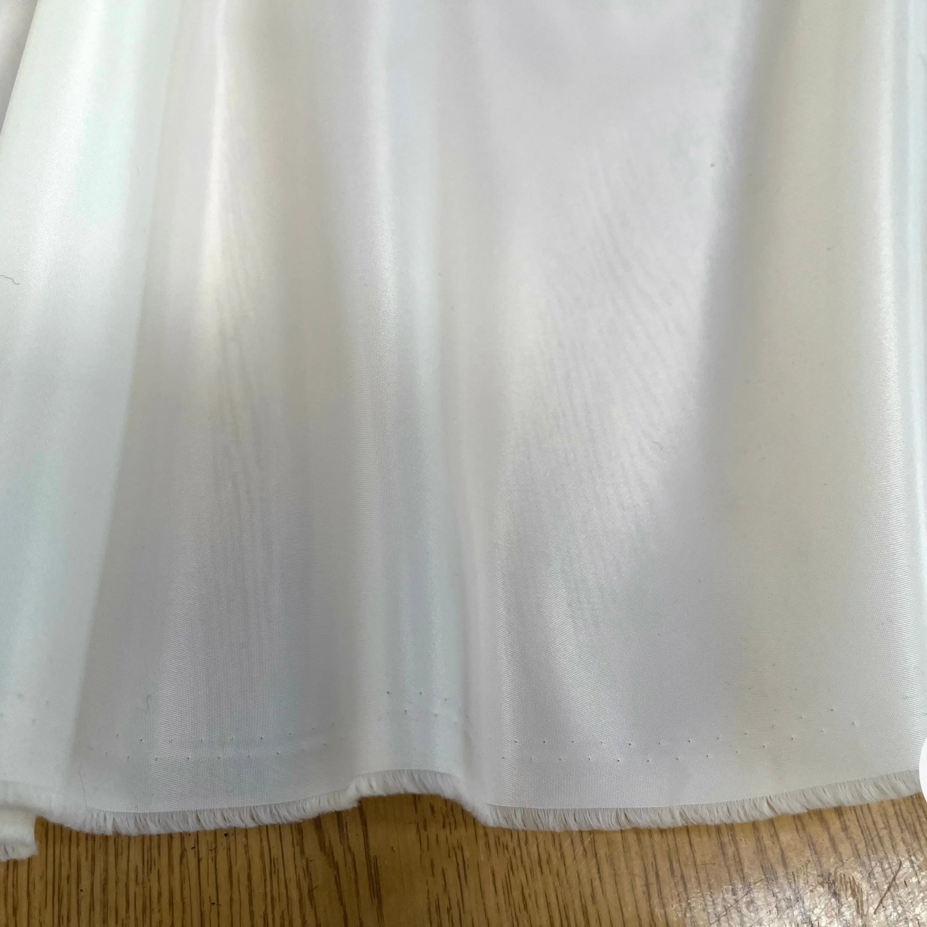 TISSU SATINÉ BLANC CASSÉ POLYESTER - My Little Coupon