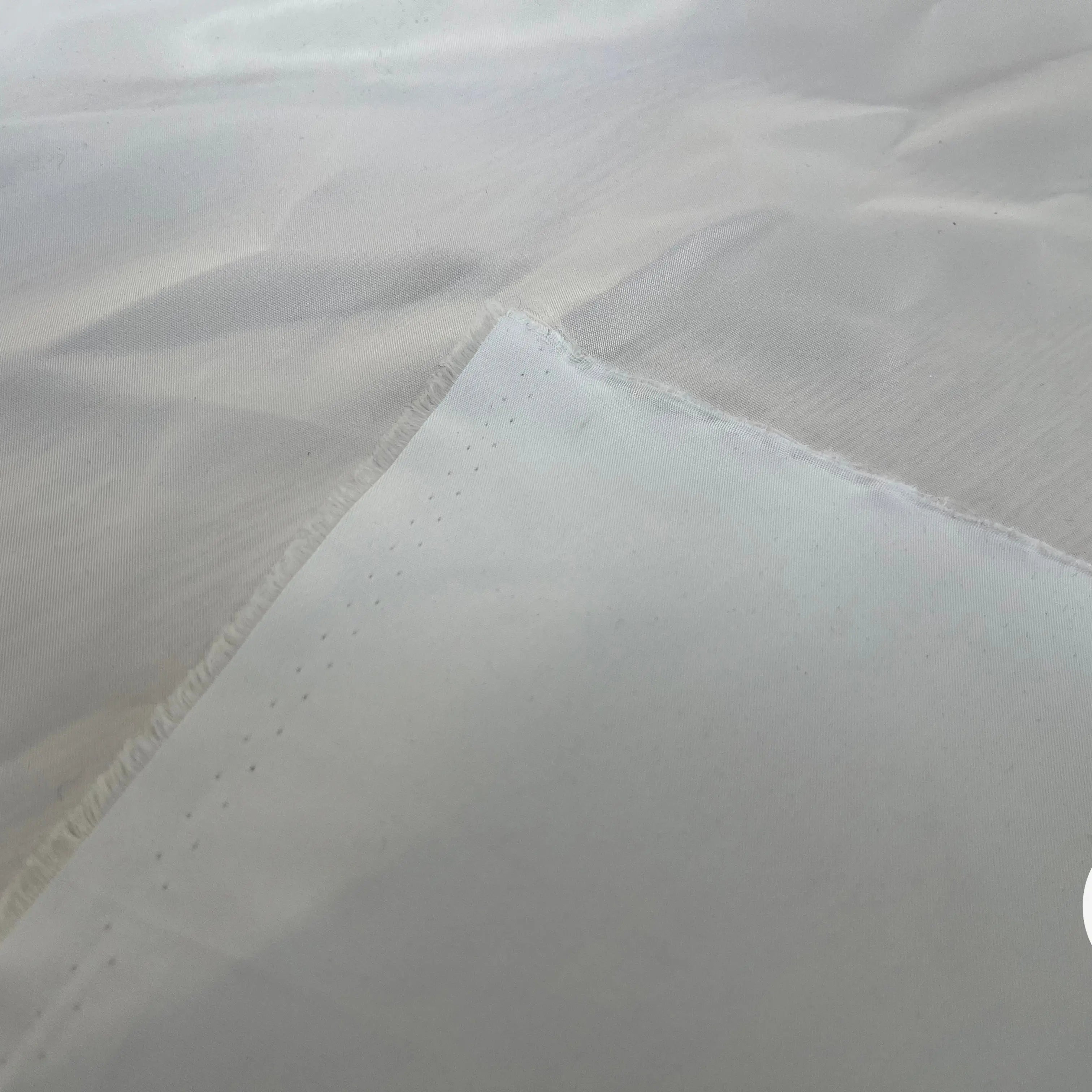 TISSU SATINÉ BLANC CASSÉ POLYESTER - My Little Coupon