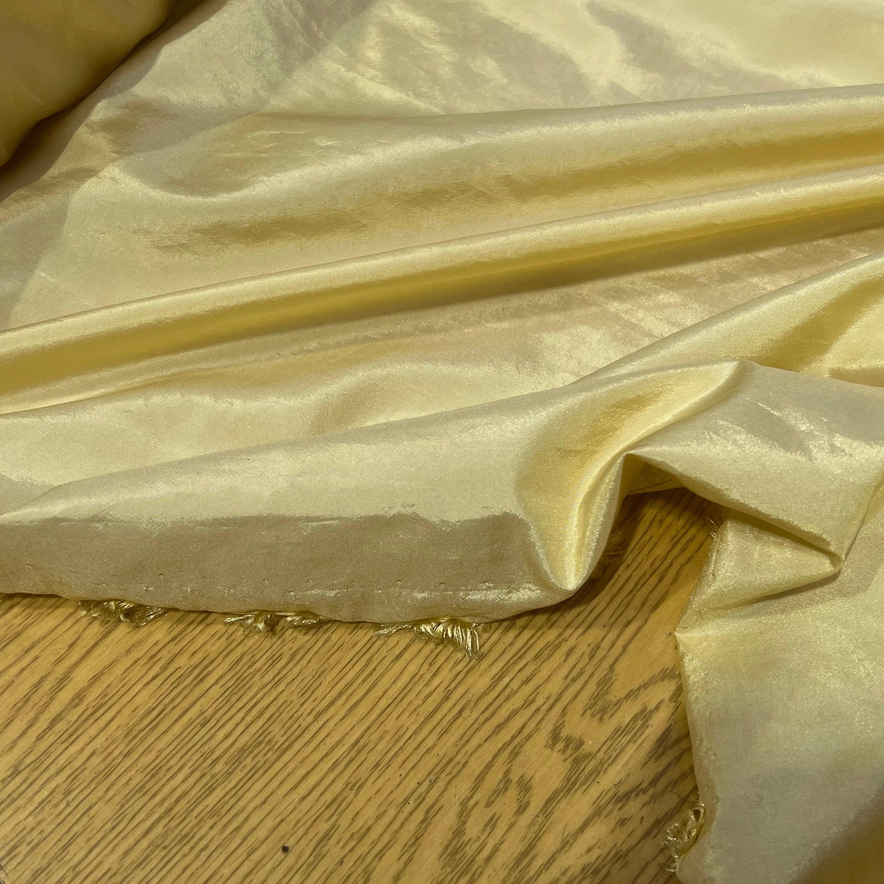 TISSU SATINÉ JAUNE VANILLE - My Little Coupon