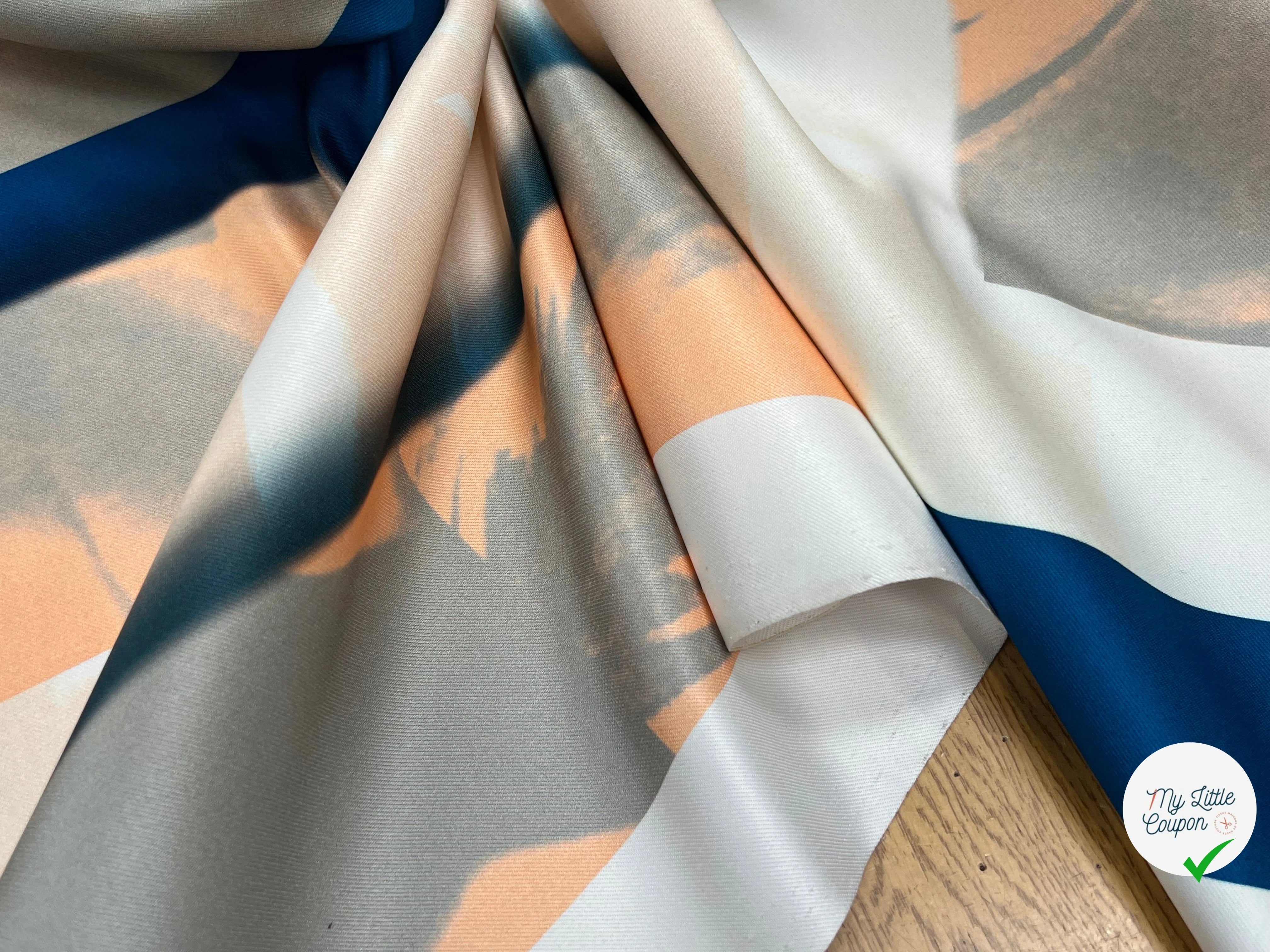 TISSU SATINÉ POLYESTER MOTIF AMBIANCE BLEU ROSE - My Little Coupon