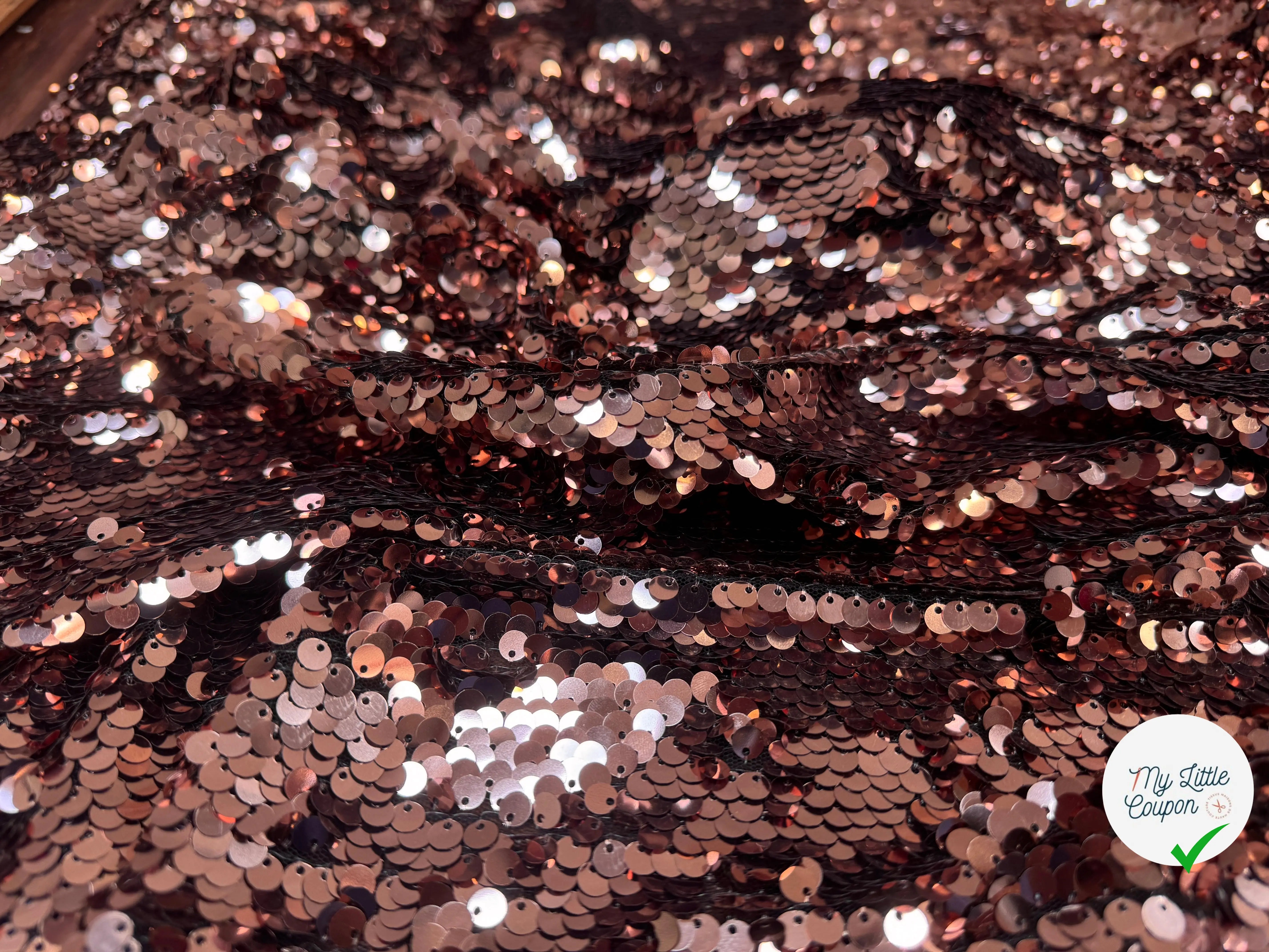 TISSU SEQUIN PAILLETTES SUR TULLE CUIVRE - My Little Coupon